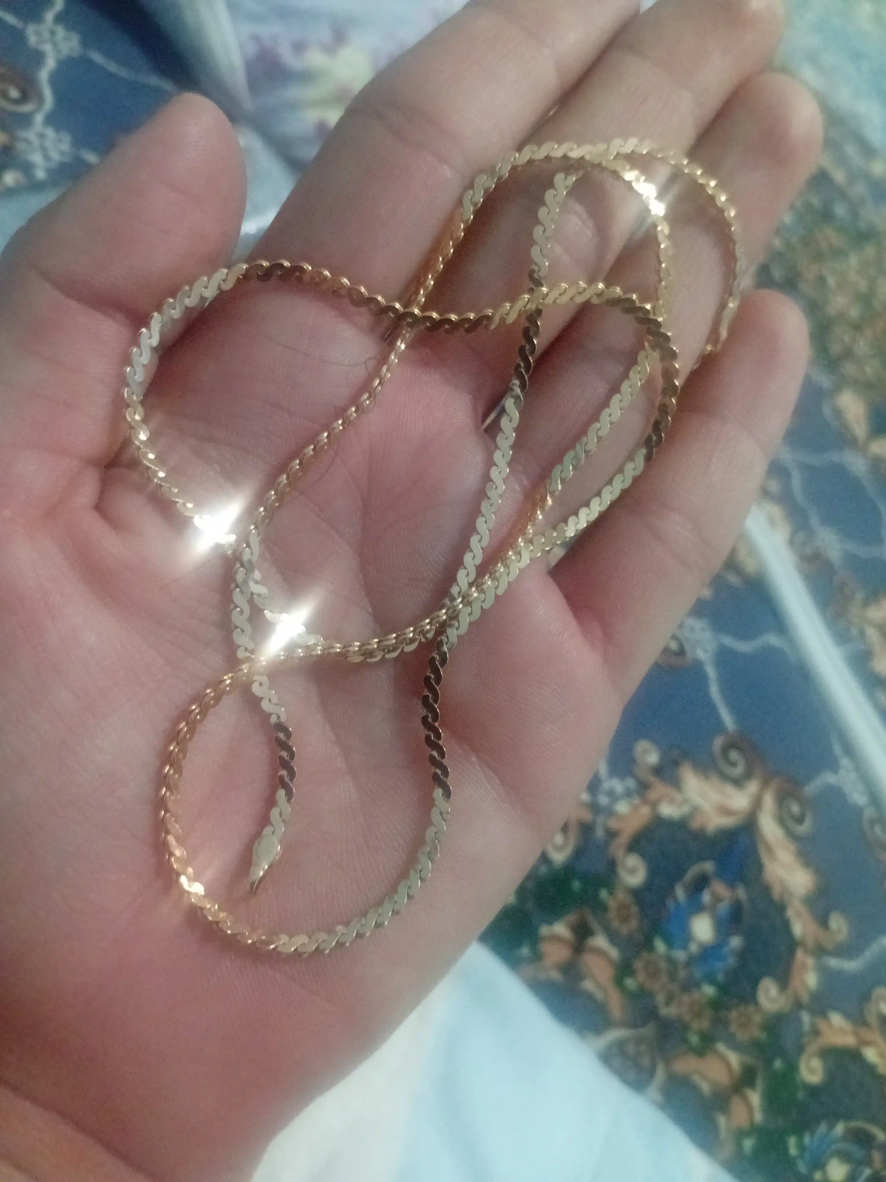 Ayollar bo'yin zanjiri