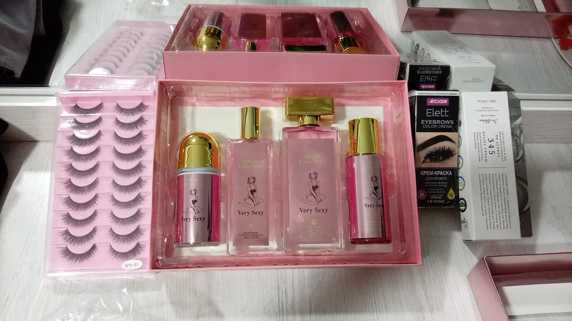 Ayollar uchun Romantic  sovg‘a to‘plami - atir + mist + roll-on + soch uchun atir