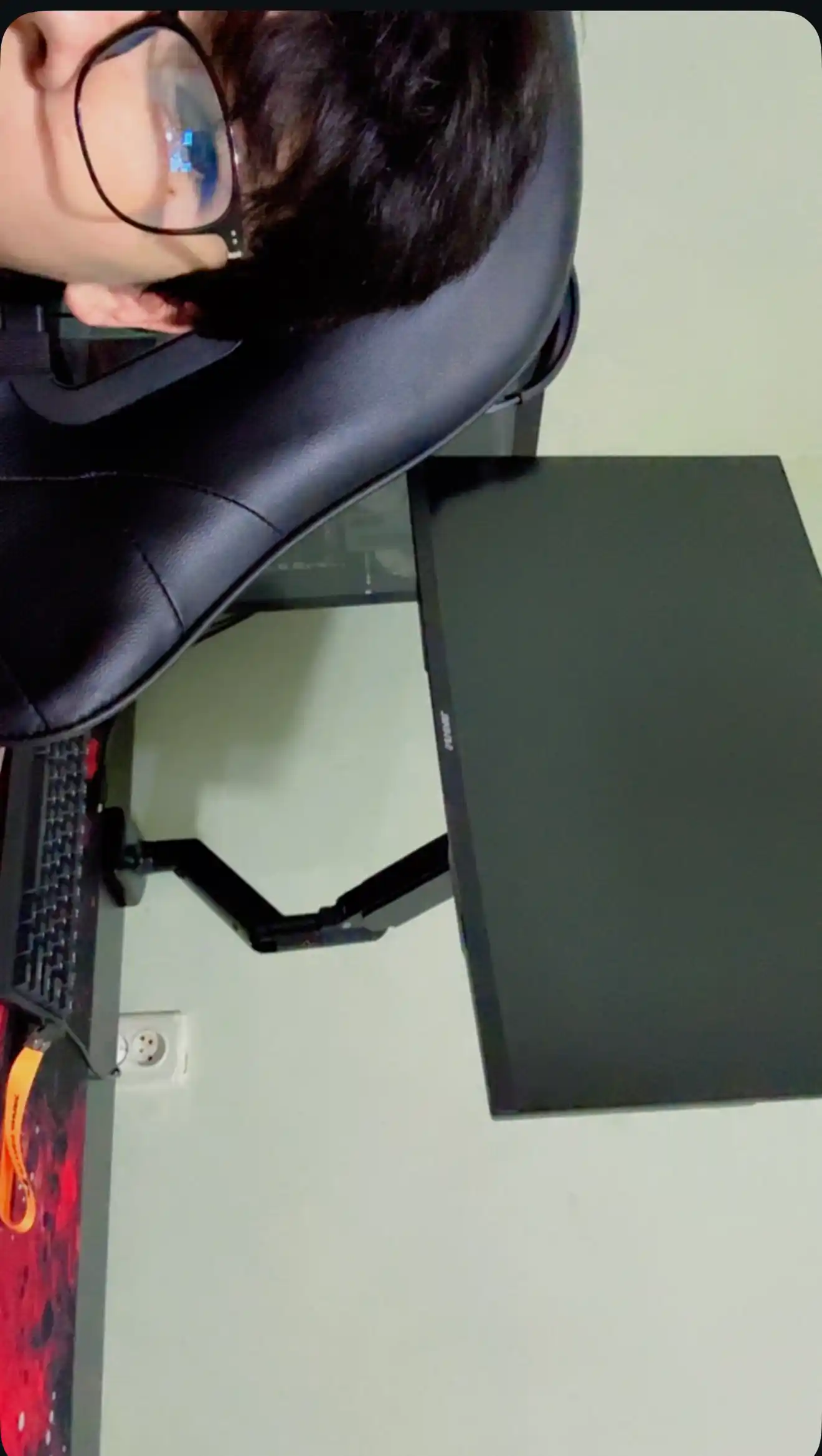 Monitorlar uchun kronshteyn M1. Stolga buriluvchan kronshteyn, monitor uchun