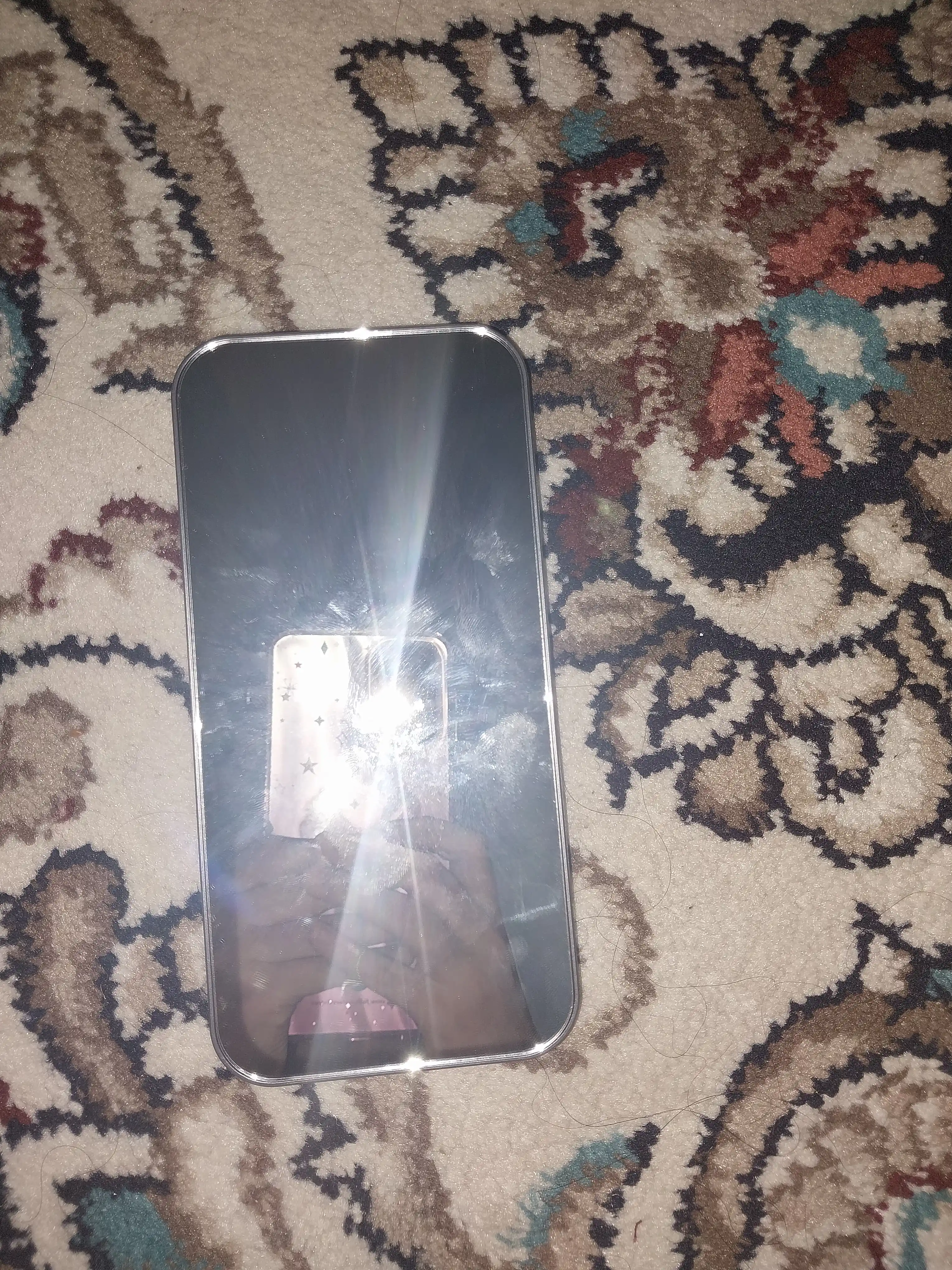 Ko'z soyasi paletkasi 11 rang — telefon shaklidagi ixcham quti, ko'zgu bilan