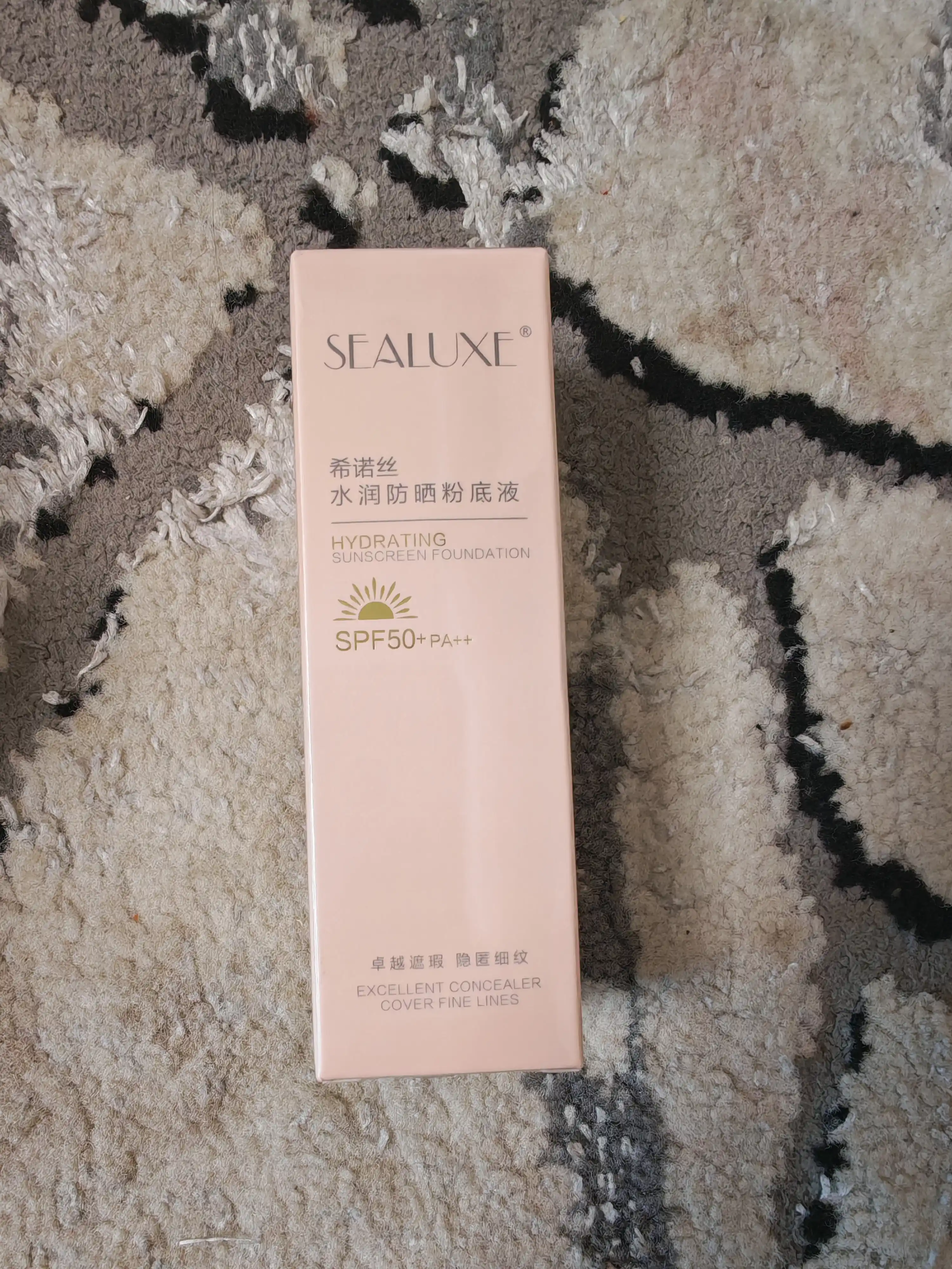 Sealuxe SPF50+ quyoshdan himoyalovchi namlantiruvchi tonal krem