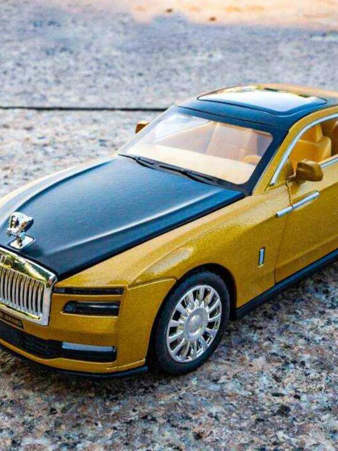 1:32 o‘lchamdagi metall avtomobil modeli, ochiladigan eshiklar bilan, Rolls-Royce uslubida - 