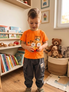 Кораллово-розовый