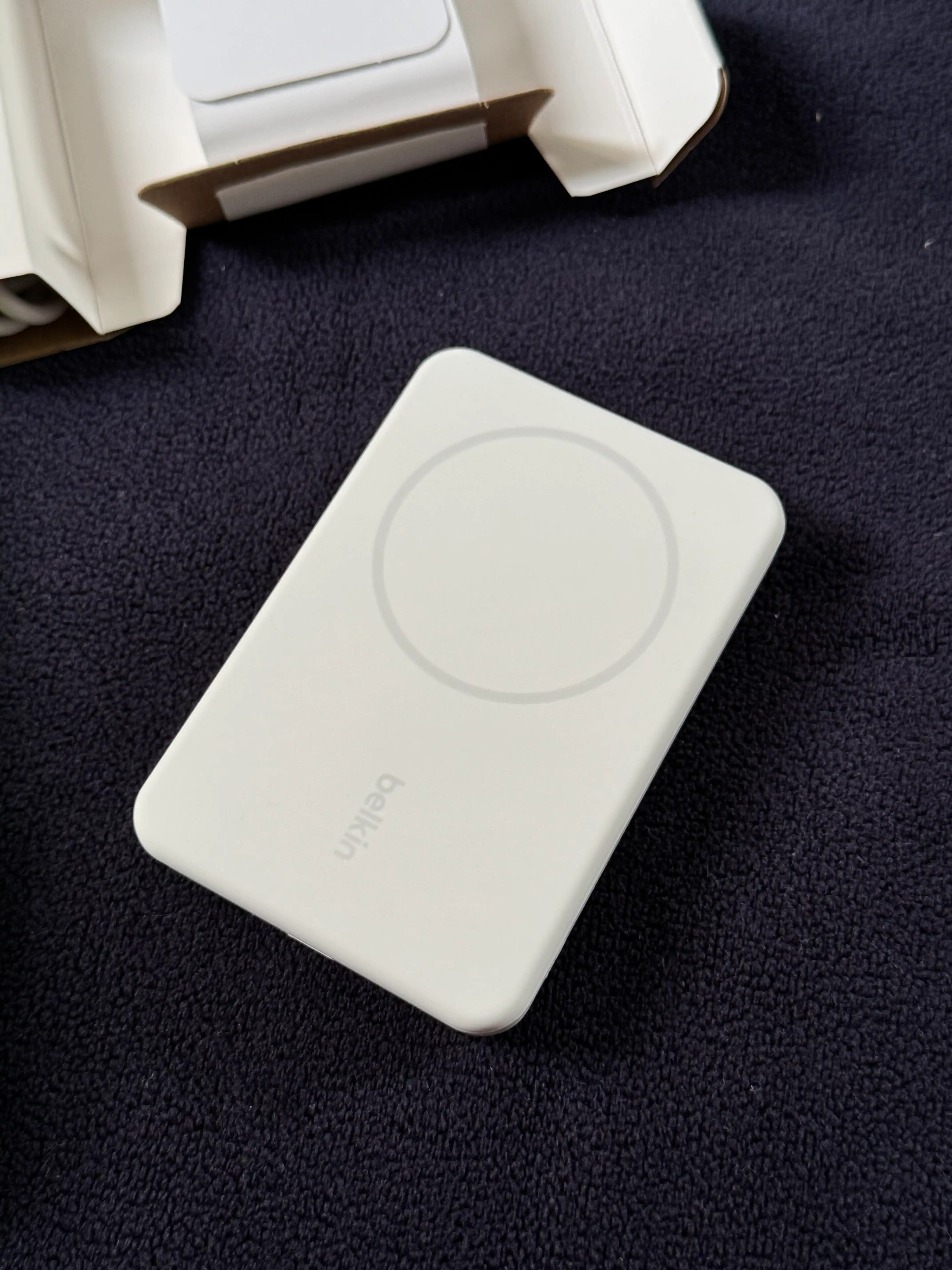 Power bank Belkin 5000 mAh soat sig‘imli, taglik uchun