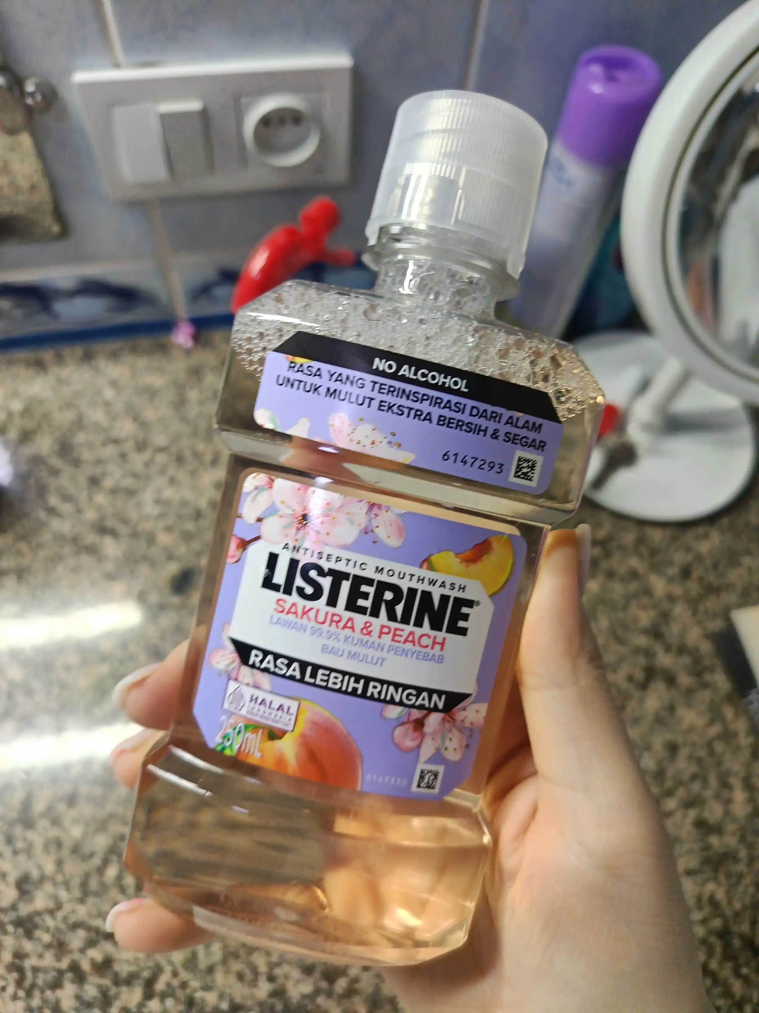 Ополаскиватель для рта Listerine, устраняет неприятный запах изо рта, 250 мл