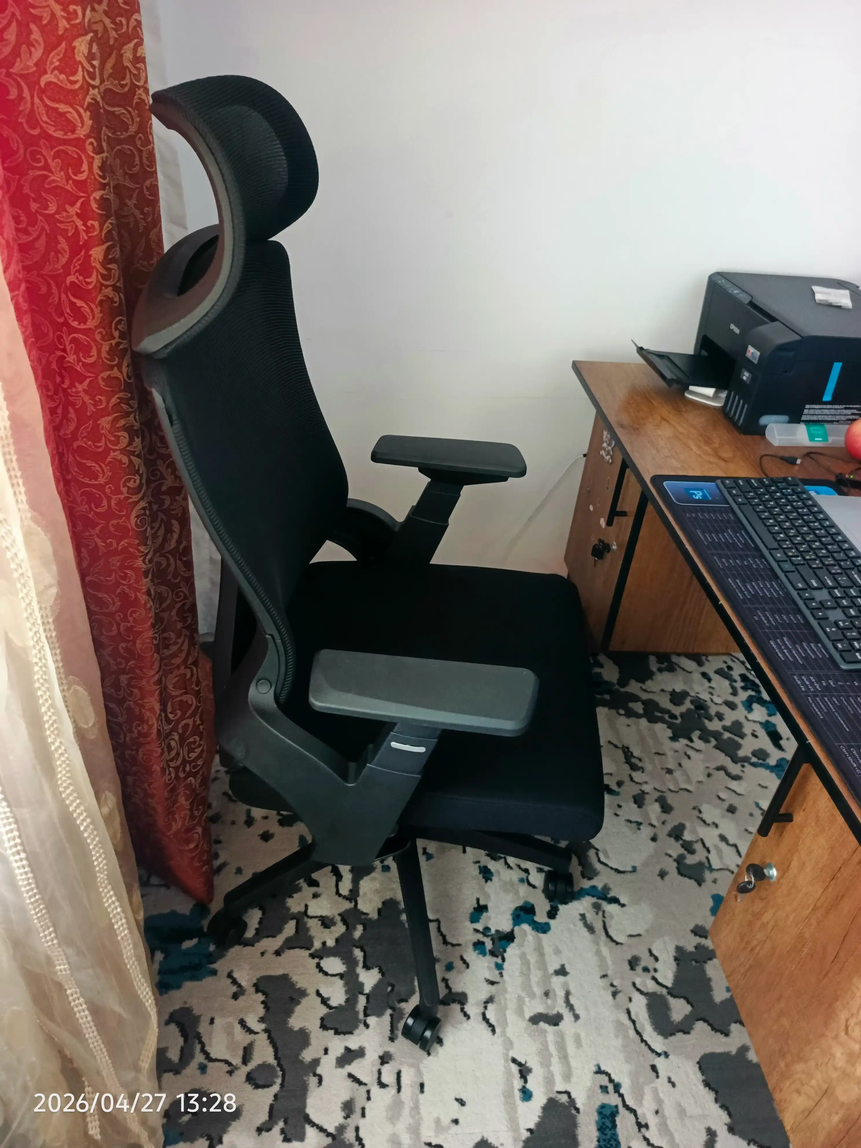 Dafna kompaniyasining Kristops ofis kreslosi, to‘rli, g‘ildirakli