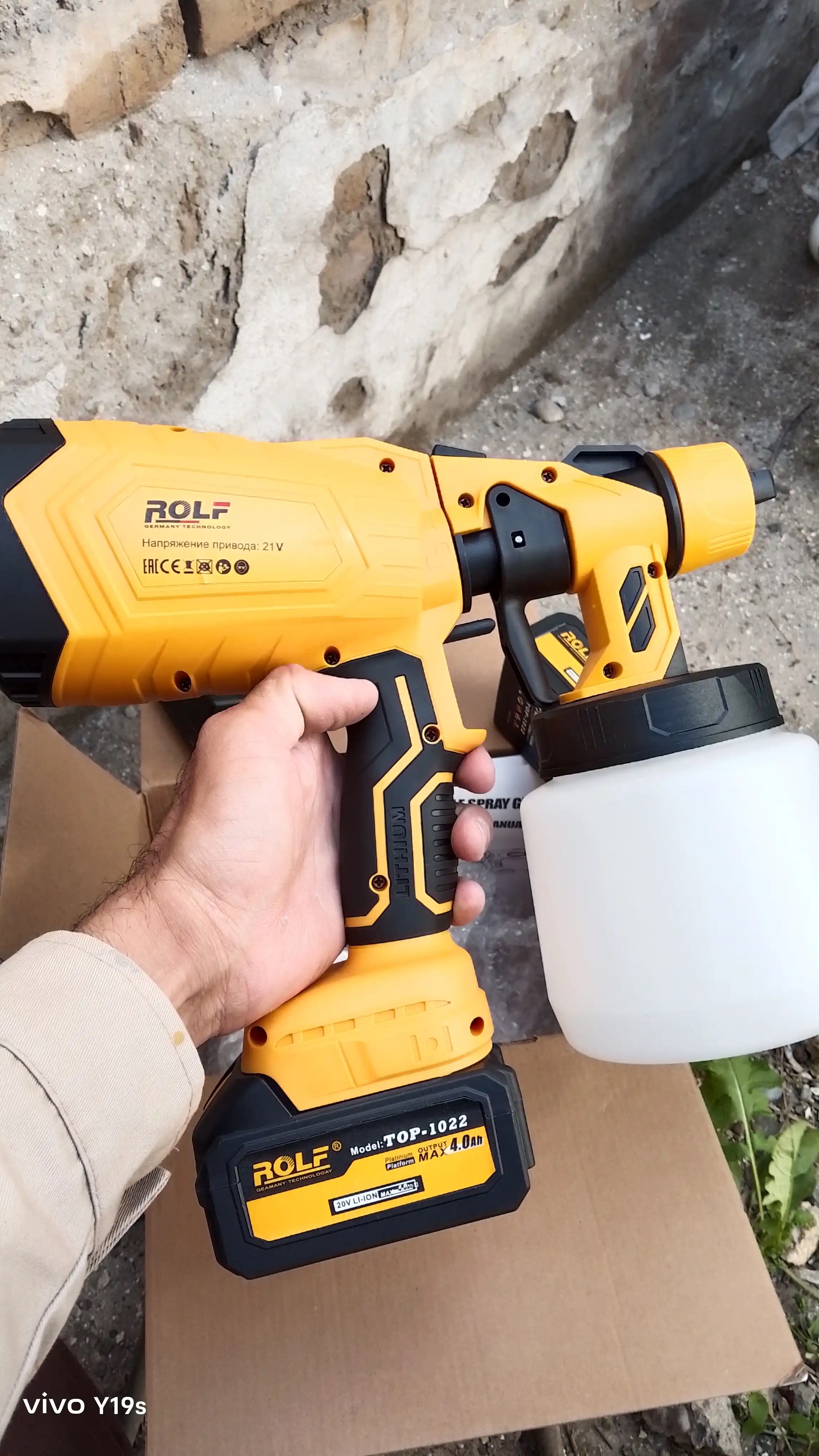 Akkumulyatorli kraskapult Rolf TOP-1022 akkumulyator - 2 dona, daqiqasiga 36 000 aylanish