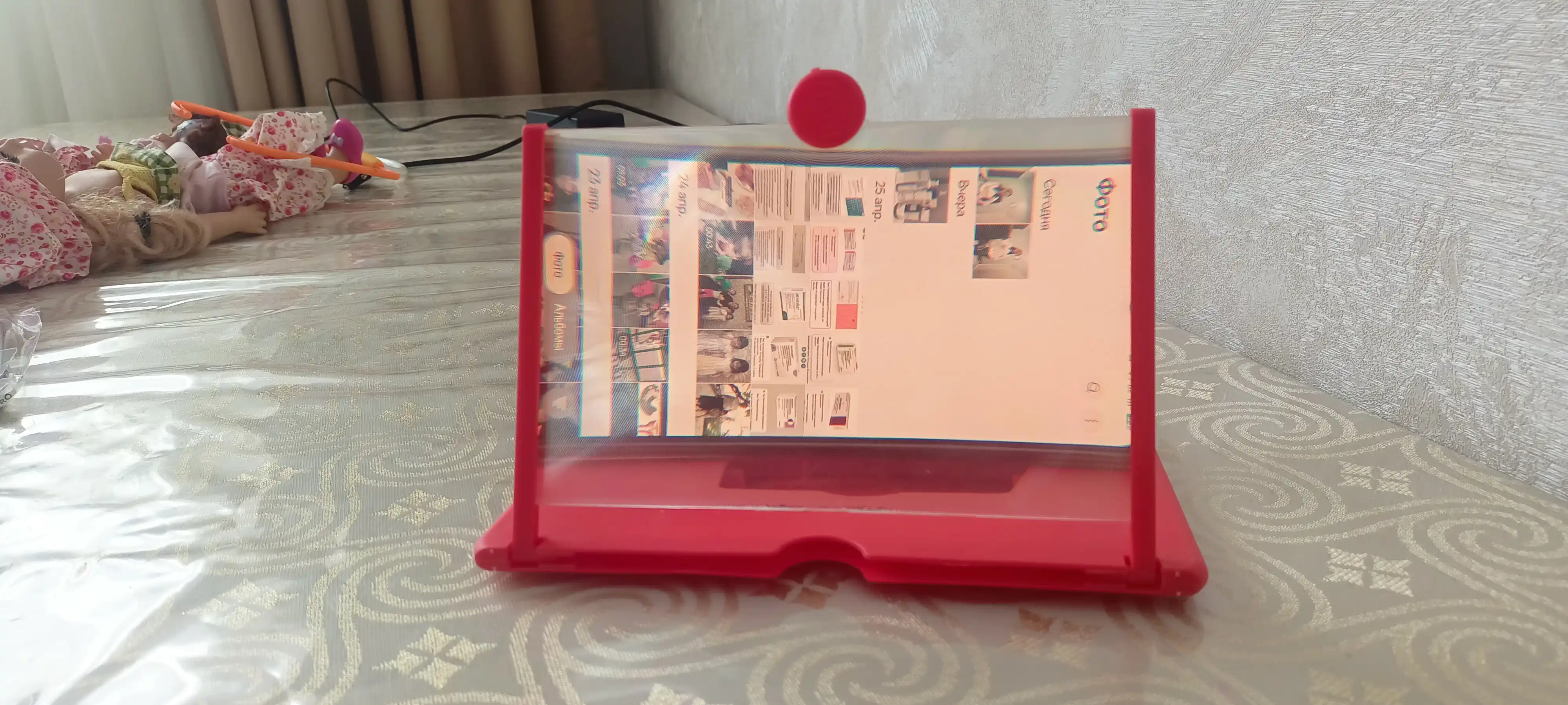 Smartfon uchun 3D ekran kattalashtirgich – portativ mini proyektor