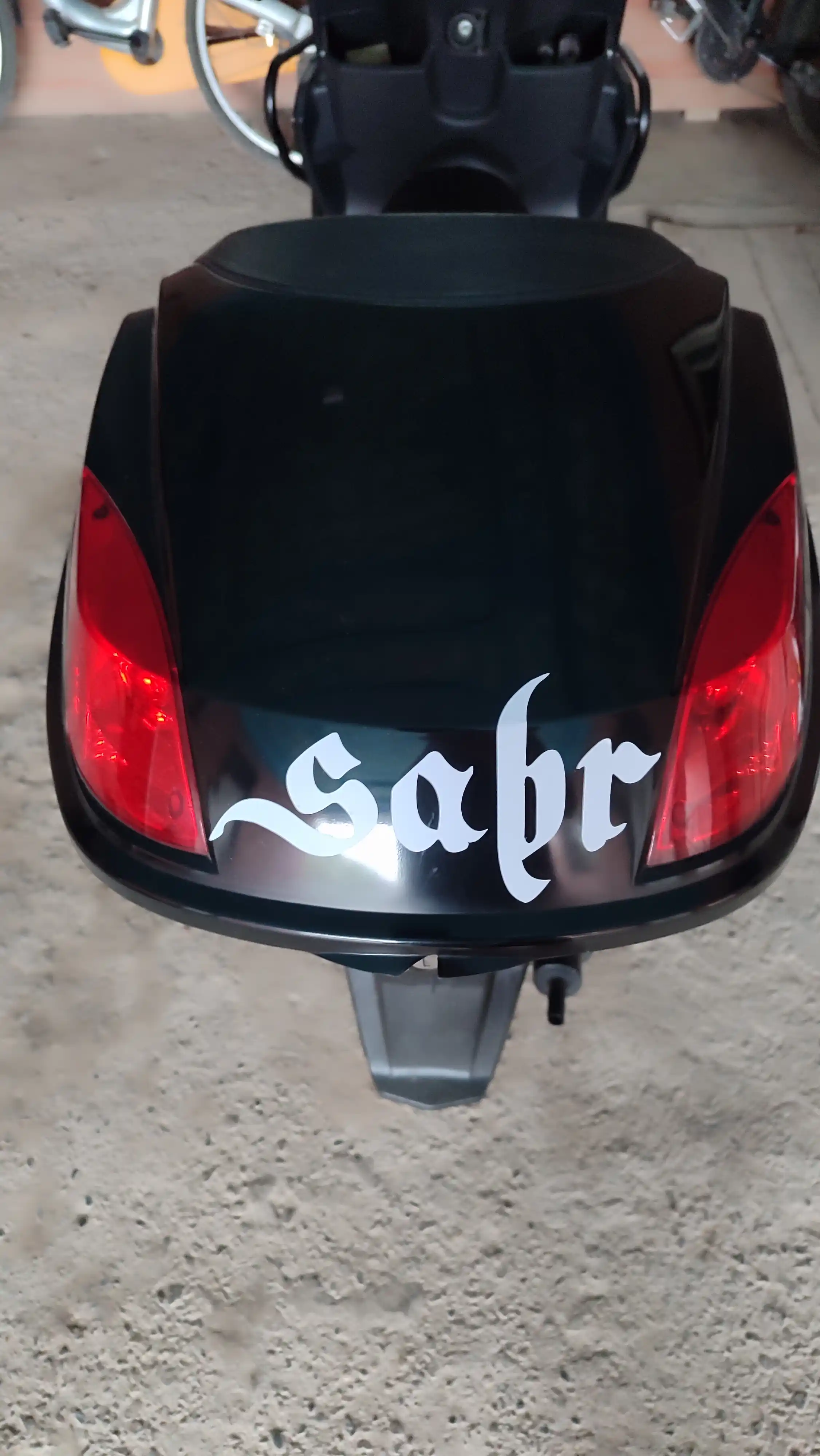 Автомобильные наклейки Sabr