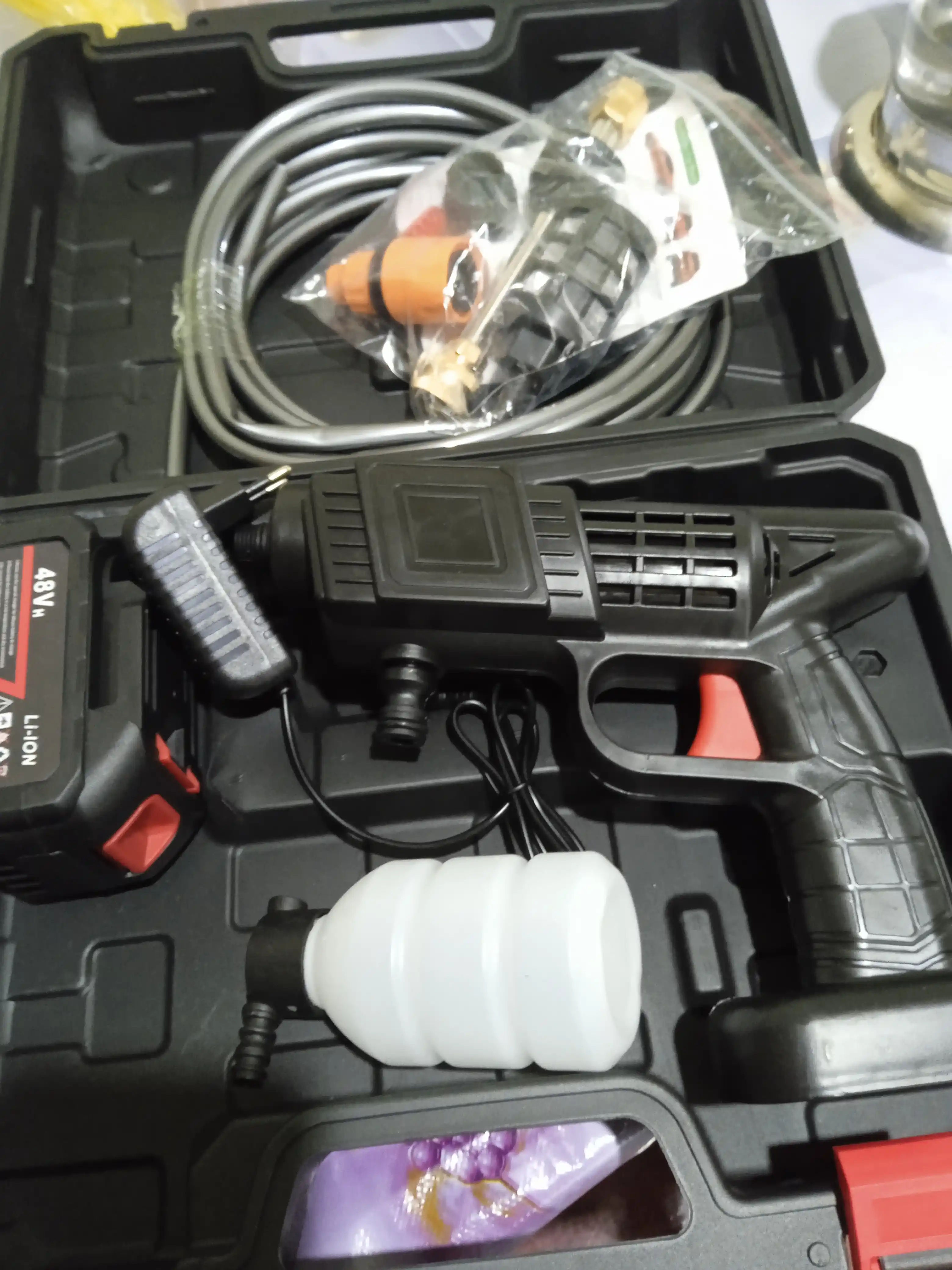 Akkumulyatorli mini moyka 48V, avtomobil va uy uchun ko‘pikli bosimli purkagich