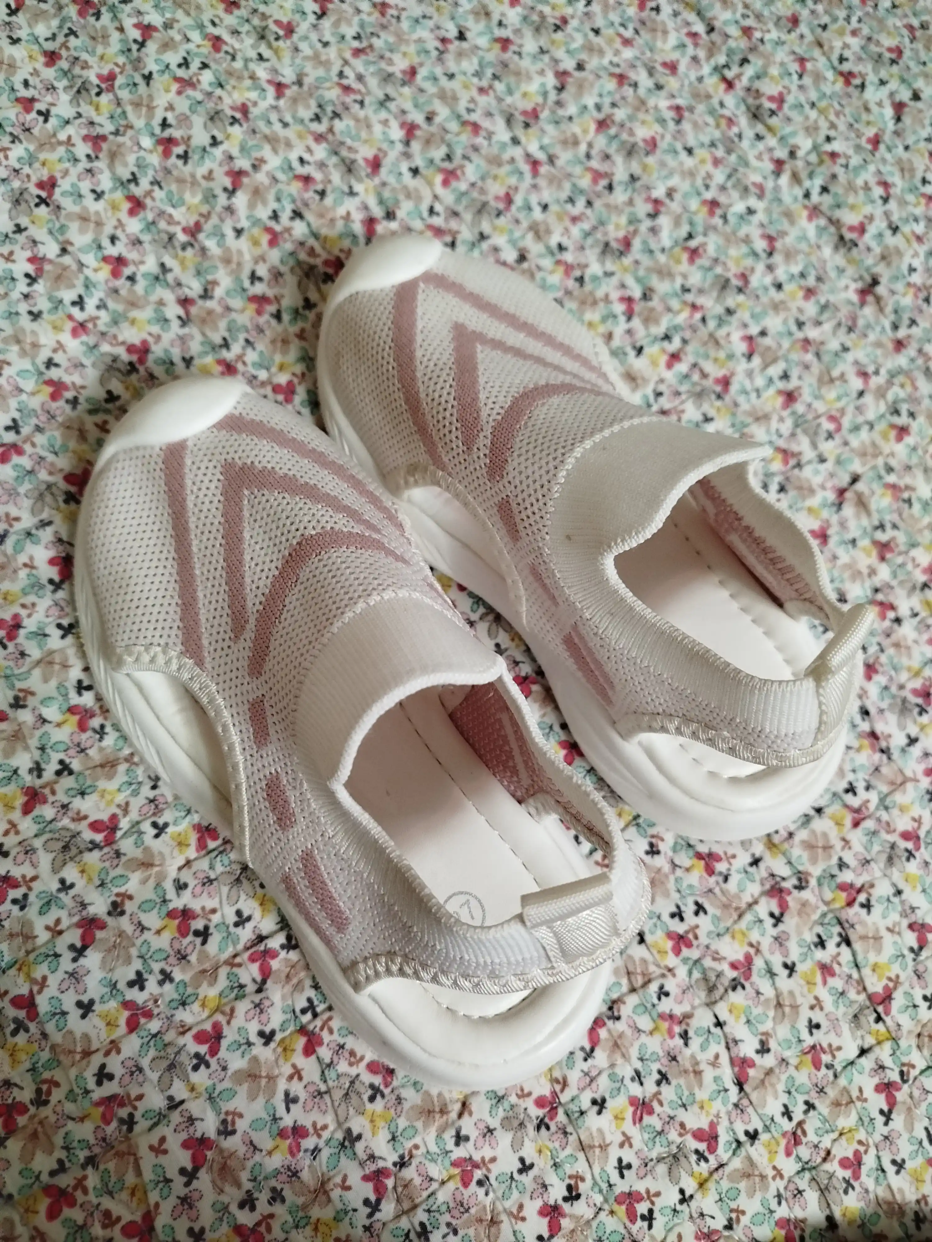 Bolalar uchun yozgi paypoqli trikotaj sandal-krossovkalar, o‘lchamlari 25 - 30