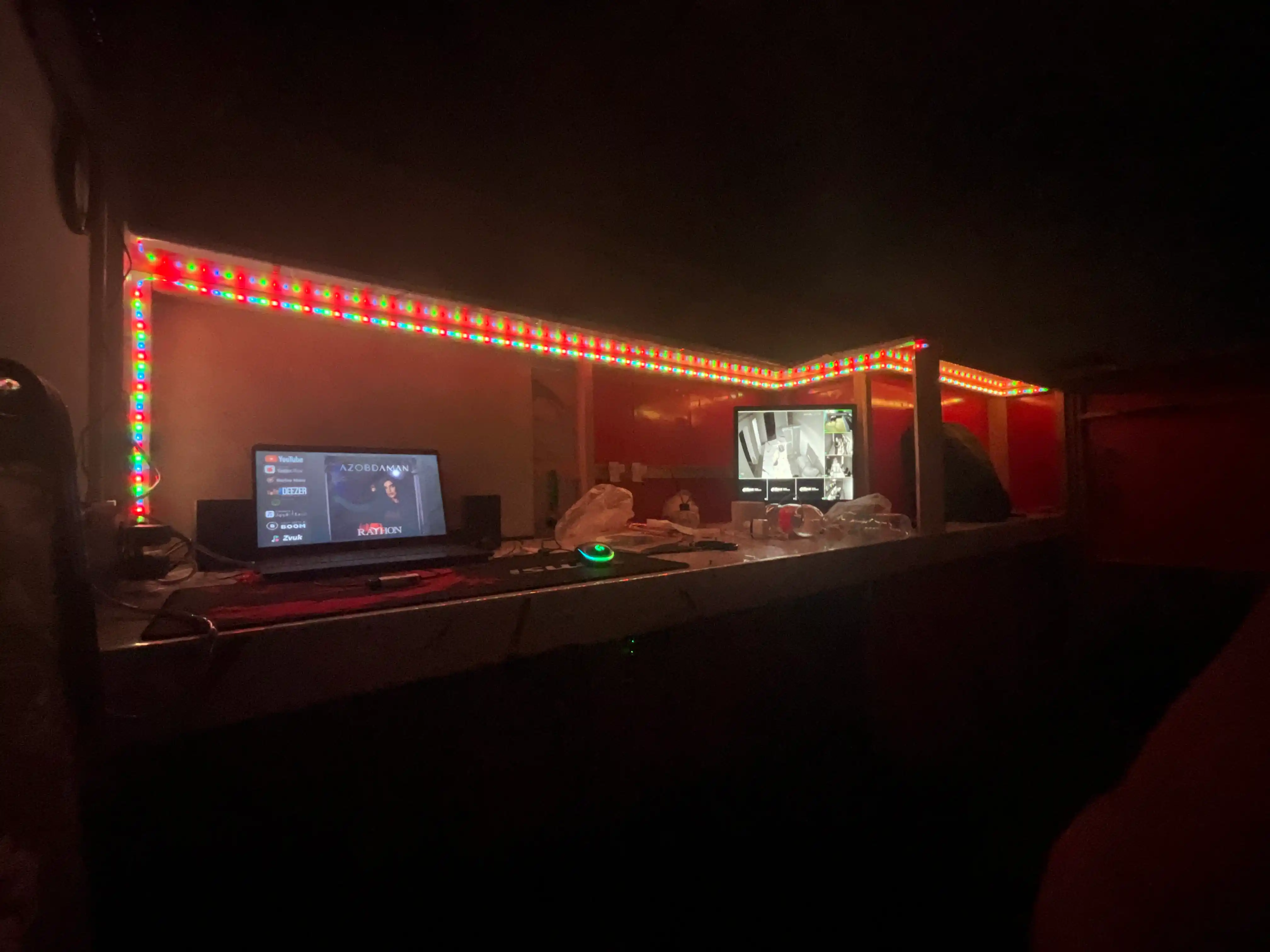 RGB LED masofadan boshqarish pulti bilan 5 metrli LED ko'p rangli lentasi 