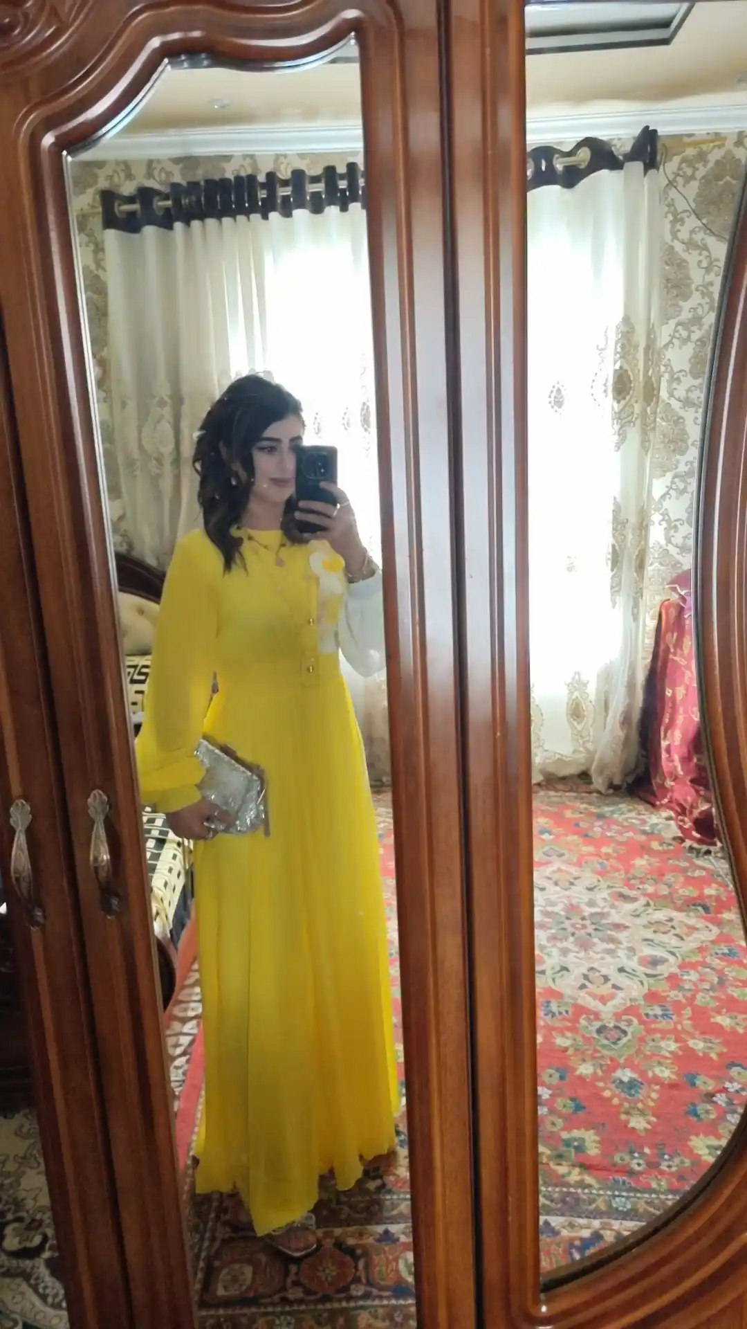 Ayollar uchun bayramona ko'ylaklar, sovg'a uchun, bayram uchun ko'ylaklar, bayramona,