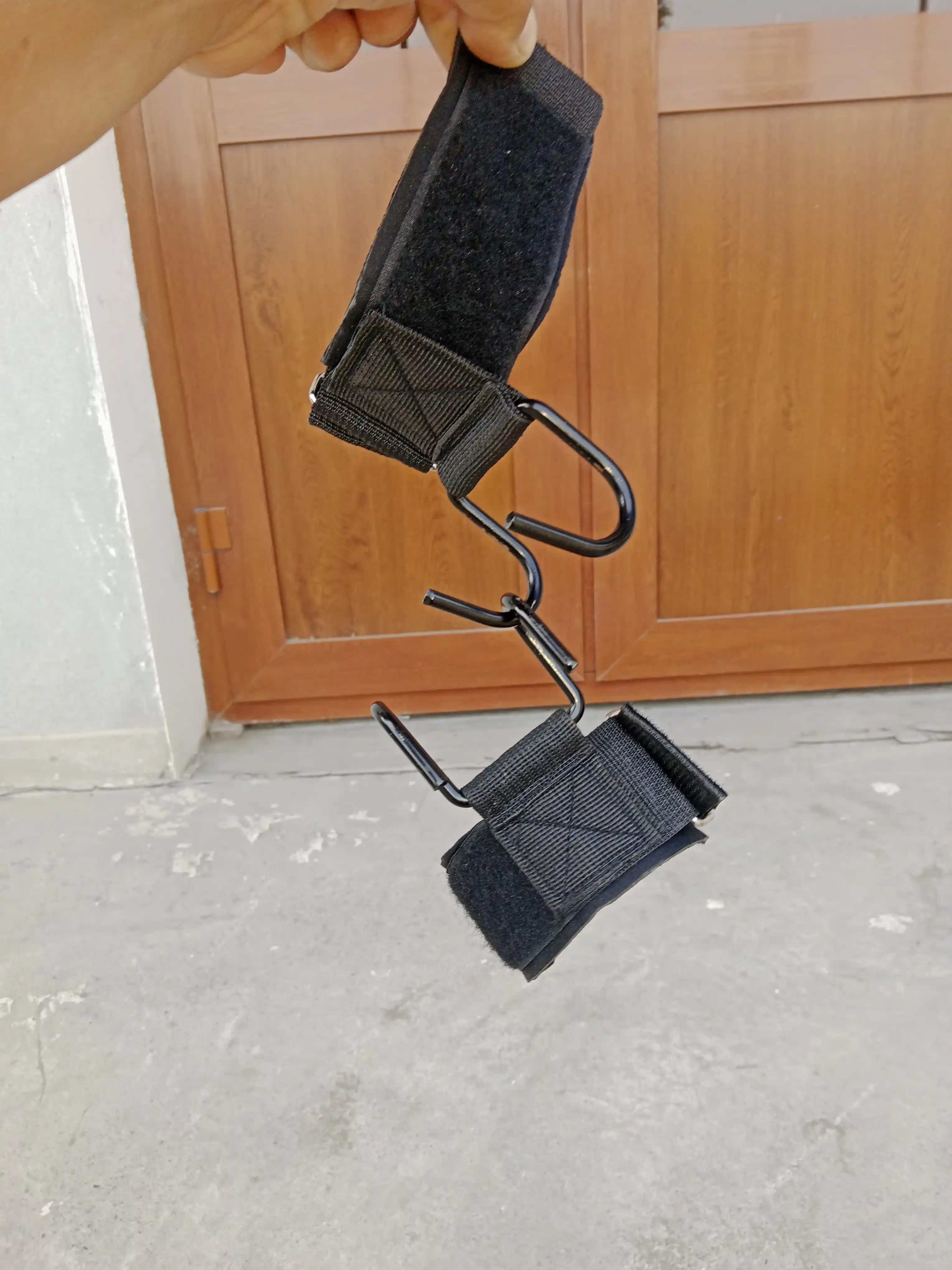 Атлетические лямки и крюки для тяги штанги и турника