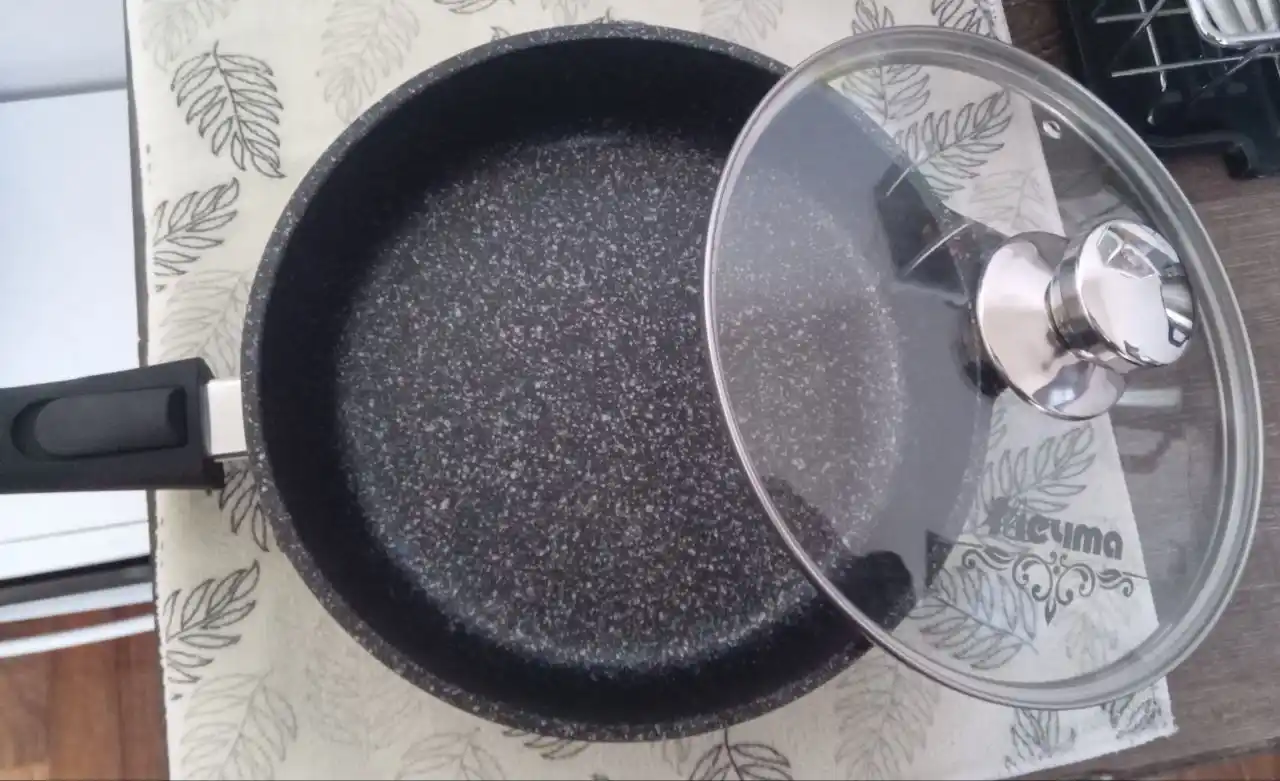 Tova Mechta, olinadigan tutqich va shisha qopqoq bilan, Granit Star ultra