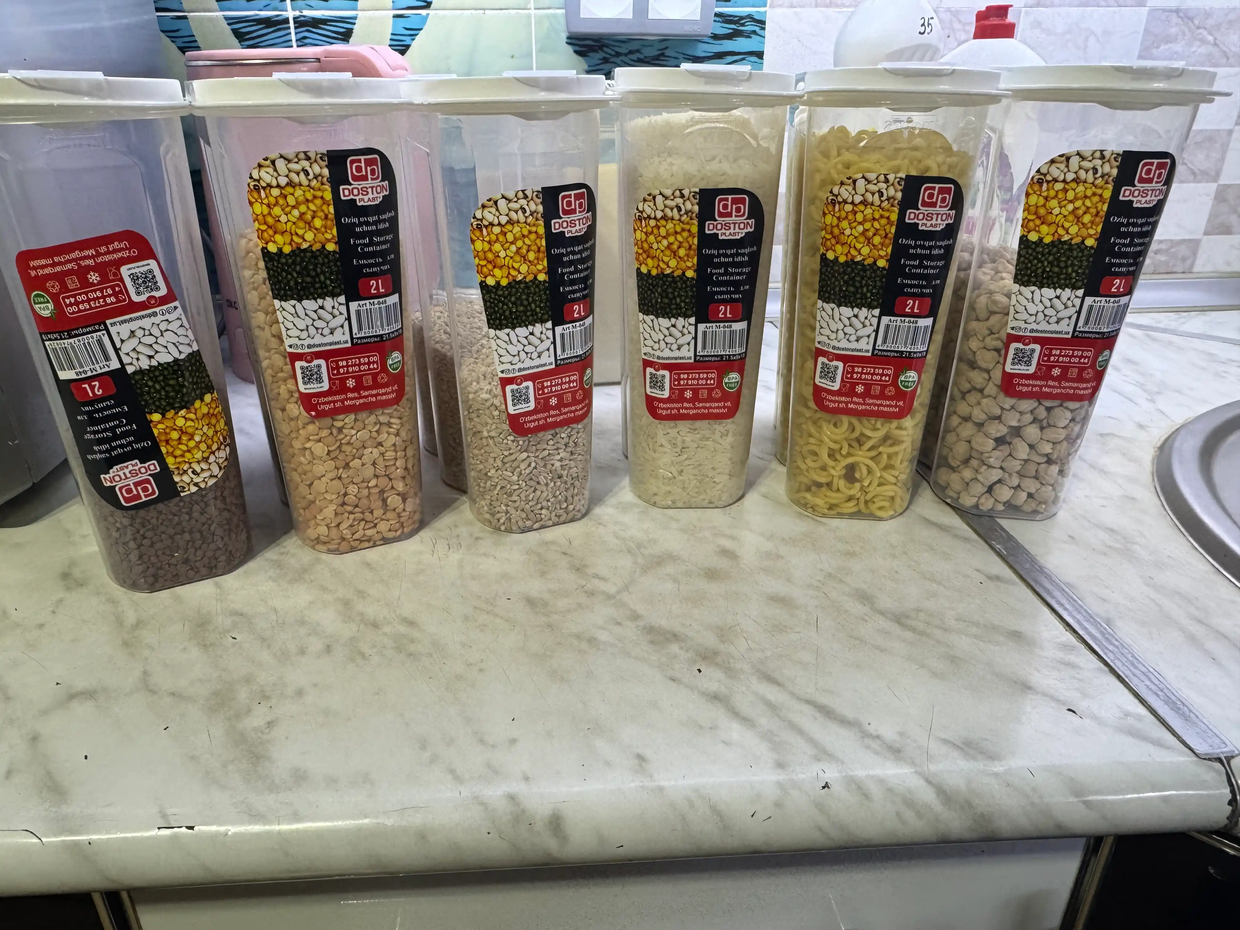 Sochiluvchan mahsulotlarni (krup) saqlash uchun plastik, qopqoqli konteyner