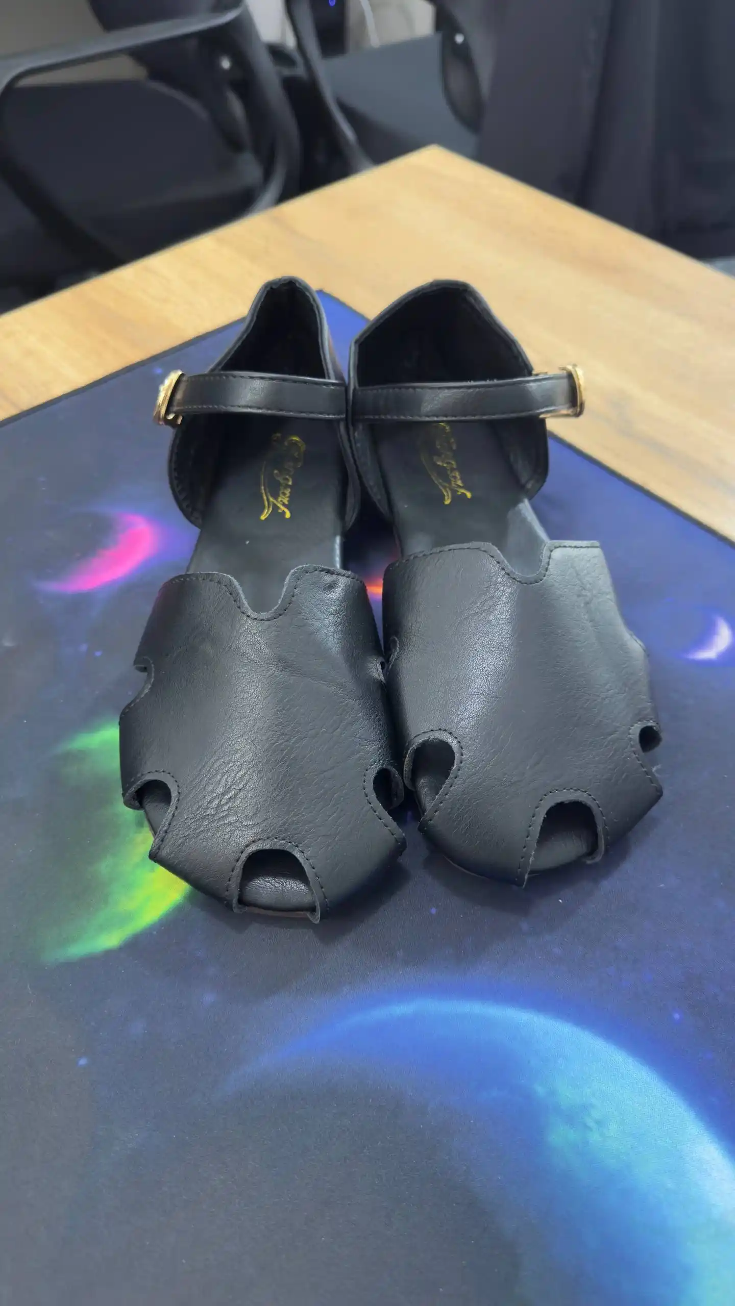 Ayollar uchun oyoq kiyimlar, yozgi basanojka, eko teri, qulay sandal, 36-40 размер