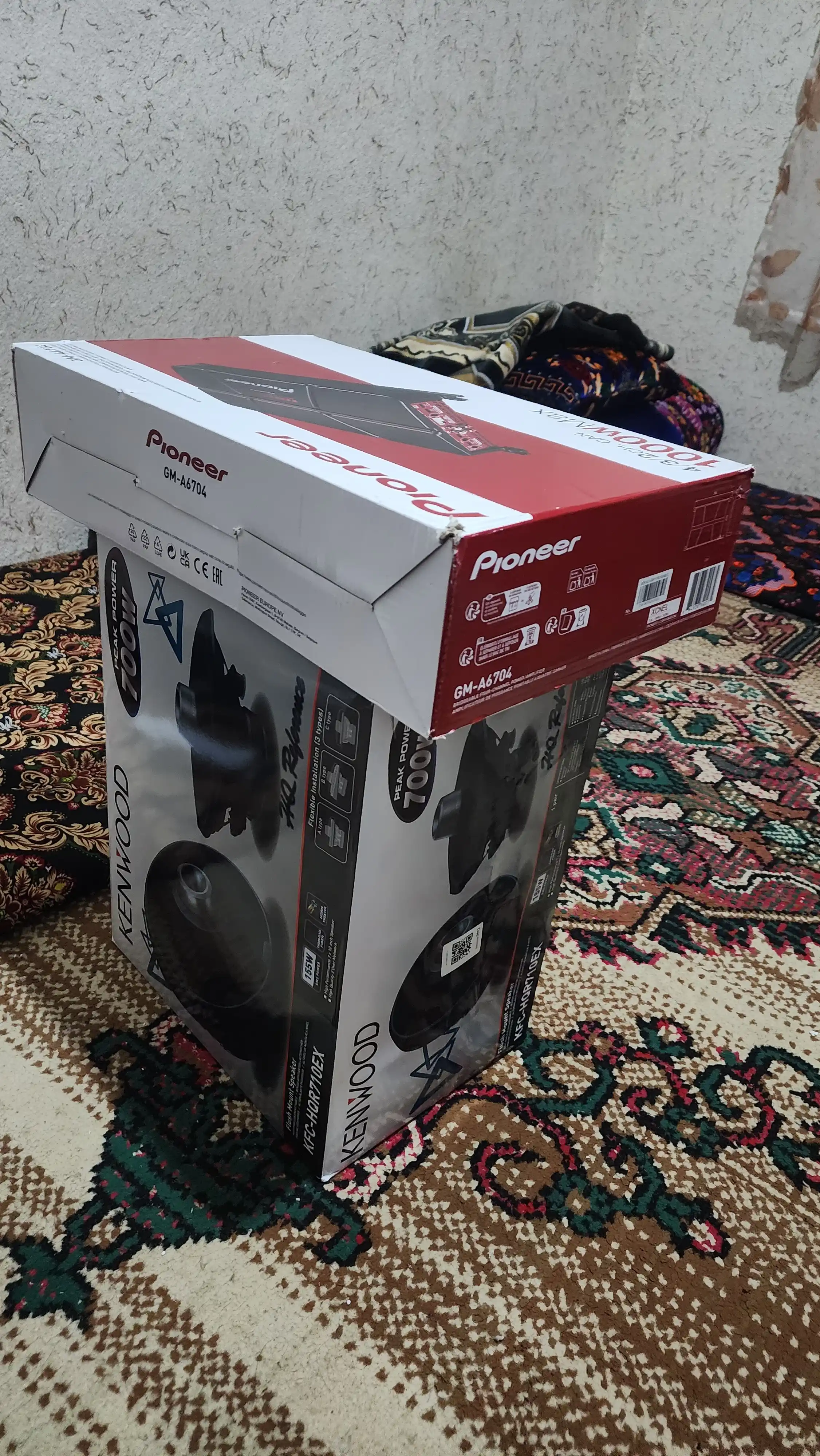 Колонка Kenwood legenda Botex 700wat 2 шт, очень чистый звук тяжелый вес стоит своих денег