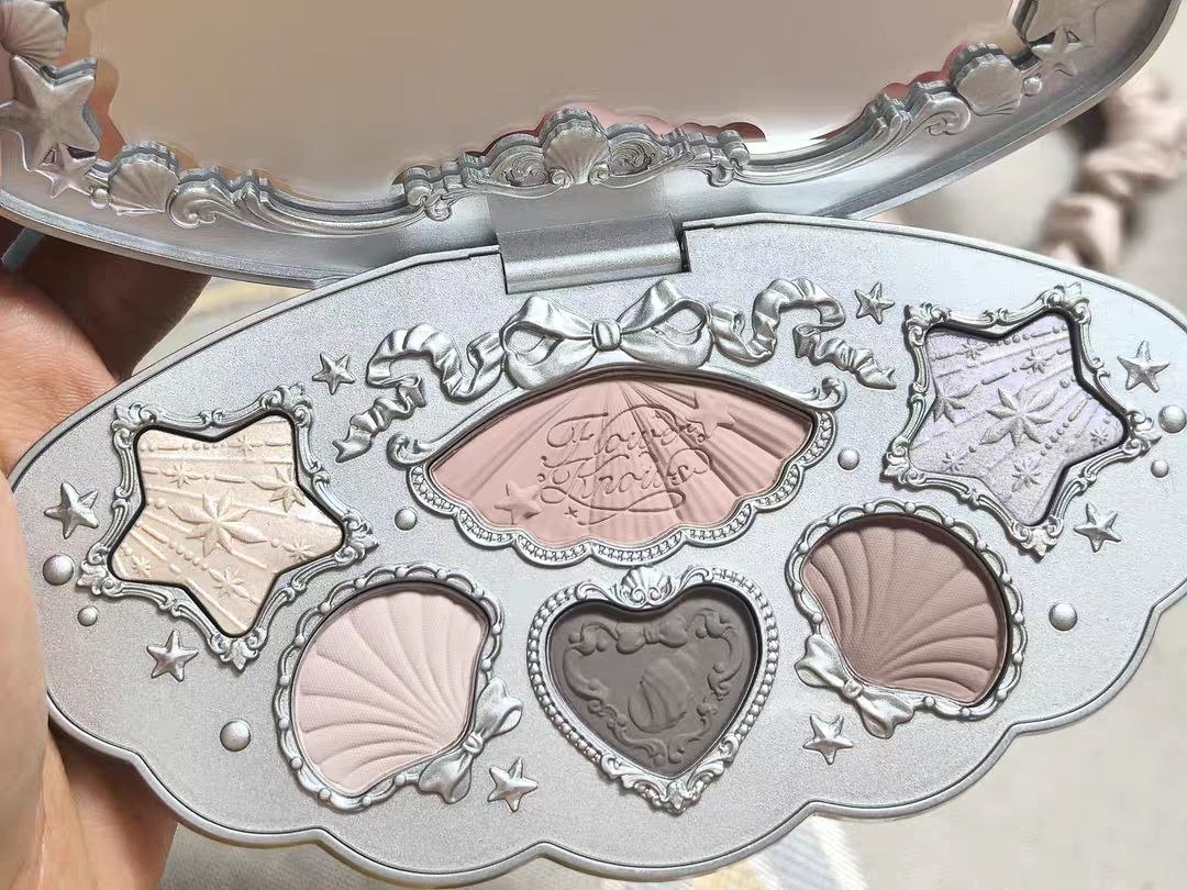 Flower Knows Shell Pearl 6 Rangli Ko‘z Soyasi Palitrasi – Yorqin va Nafis Makiyaj