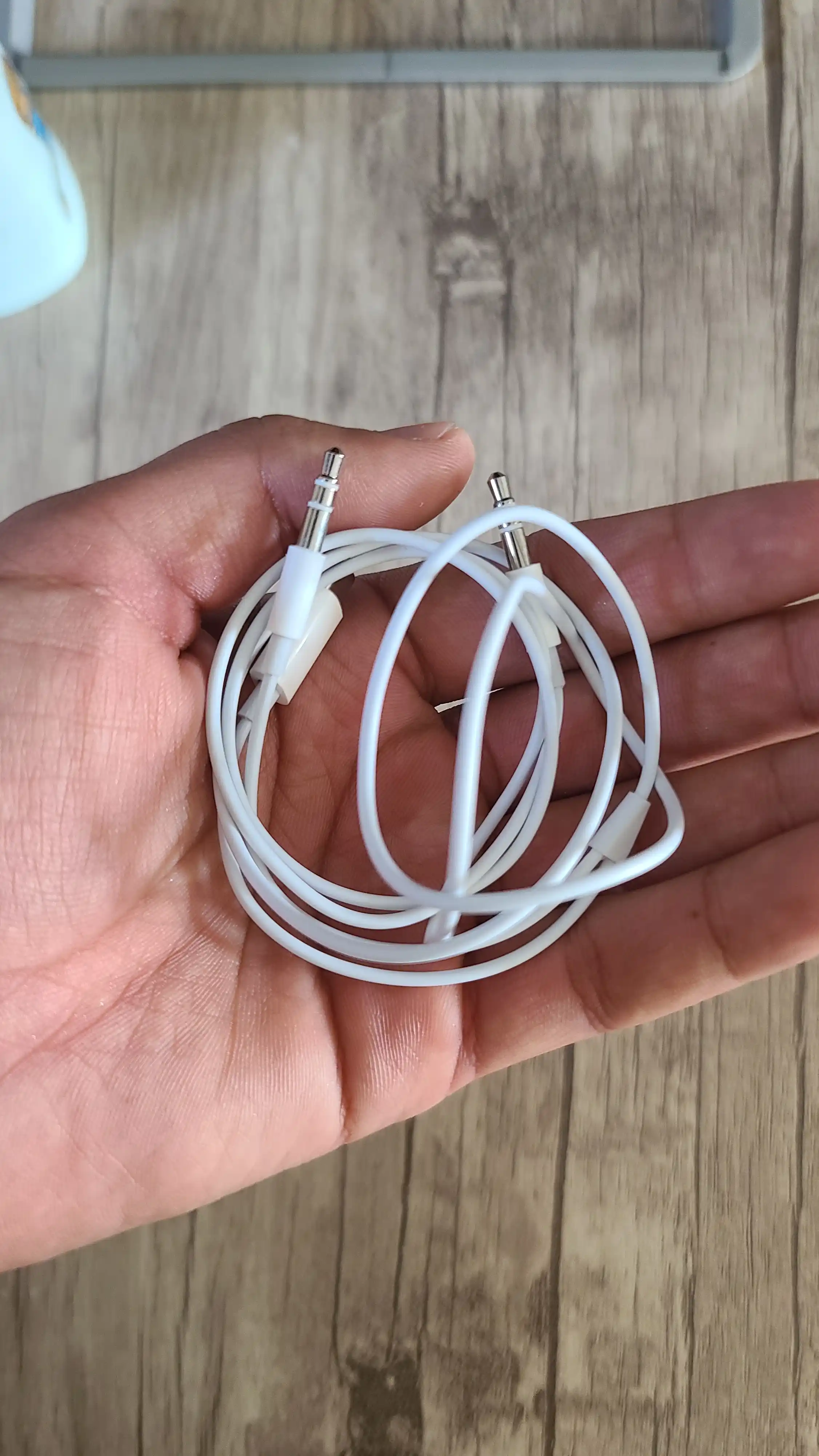 Переходник AUX to Lightning для наушников iPhone/3.5 мм mini jack