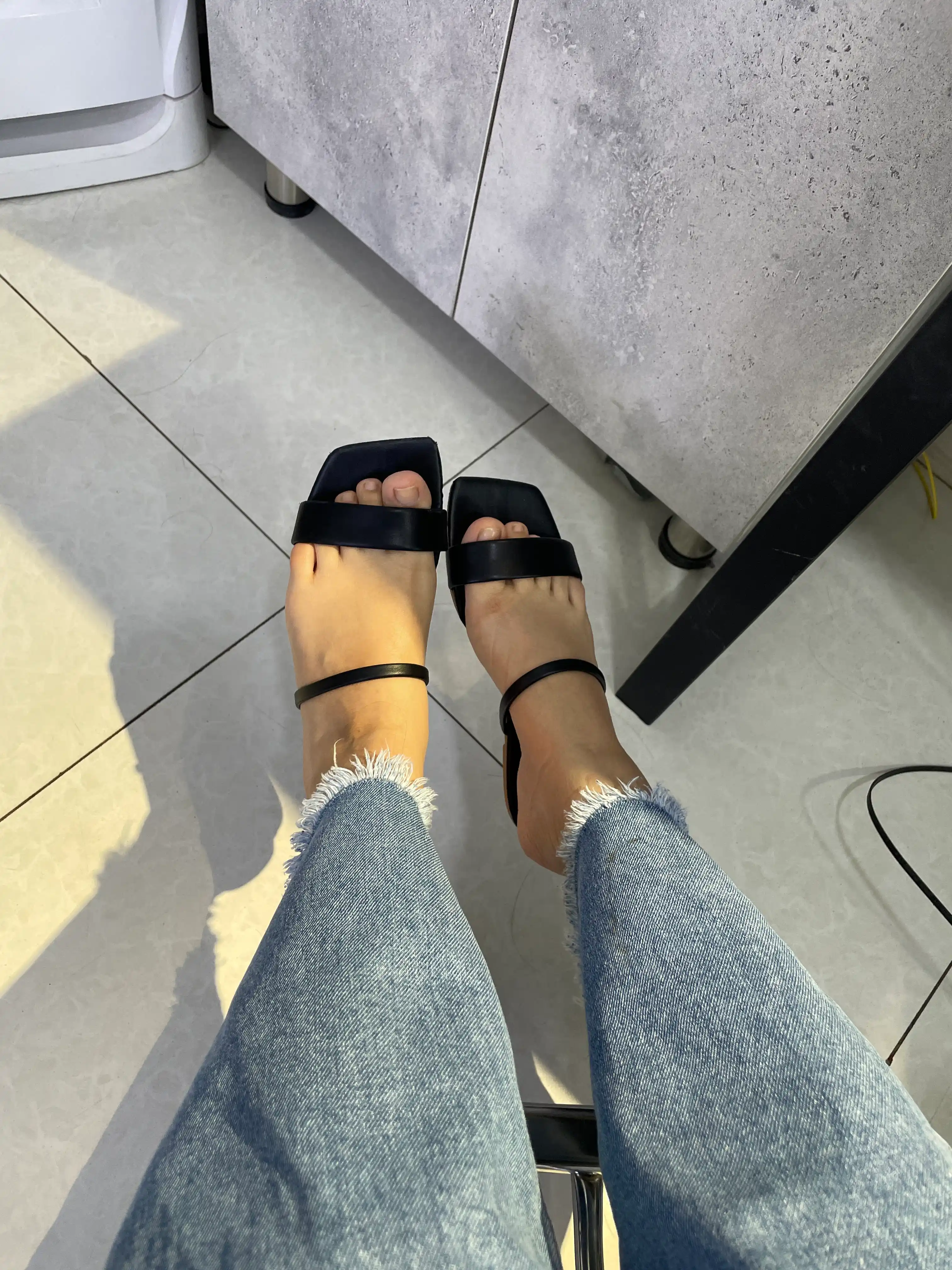 Ayollar botinkasi, yozgi sandal, shippak, shippak, kichik o‘lchamli