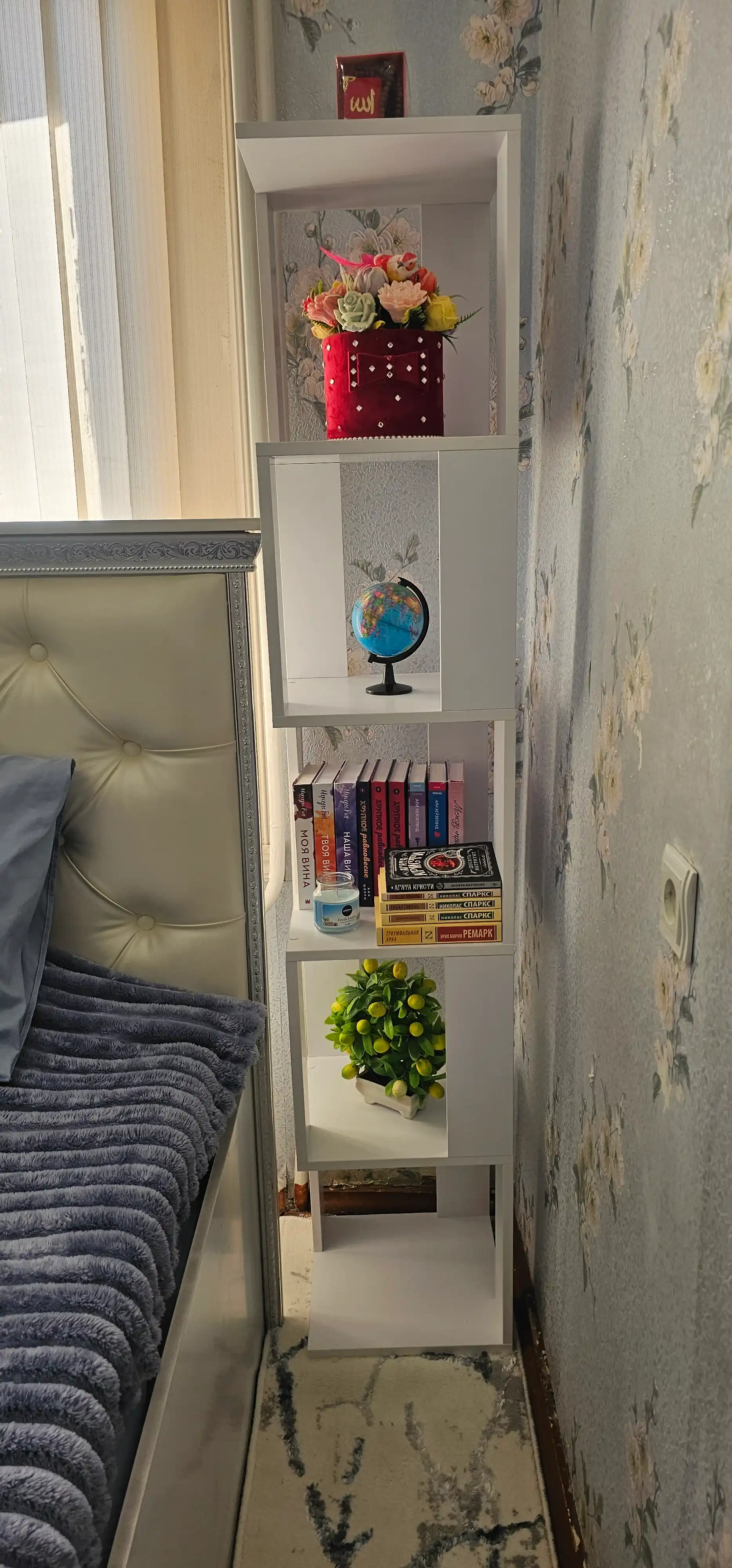 Burchak tokchasi – 6 javonli kitob tokchasi, 174×33×33 sm, oq, bolalar xonasi, mehmonxona