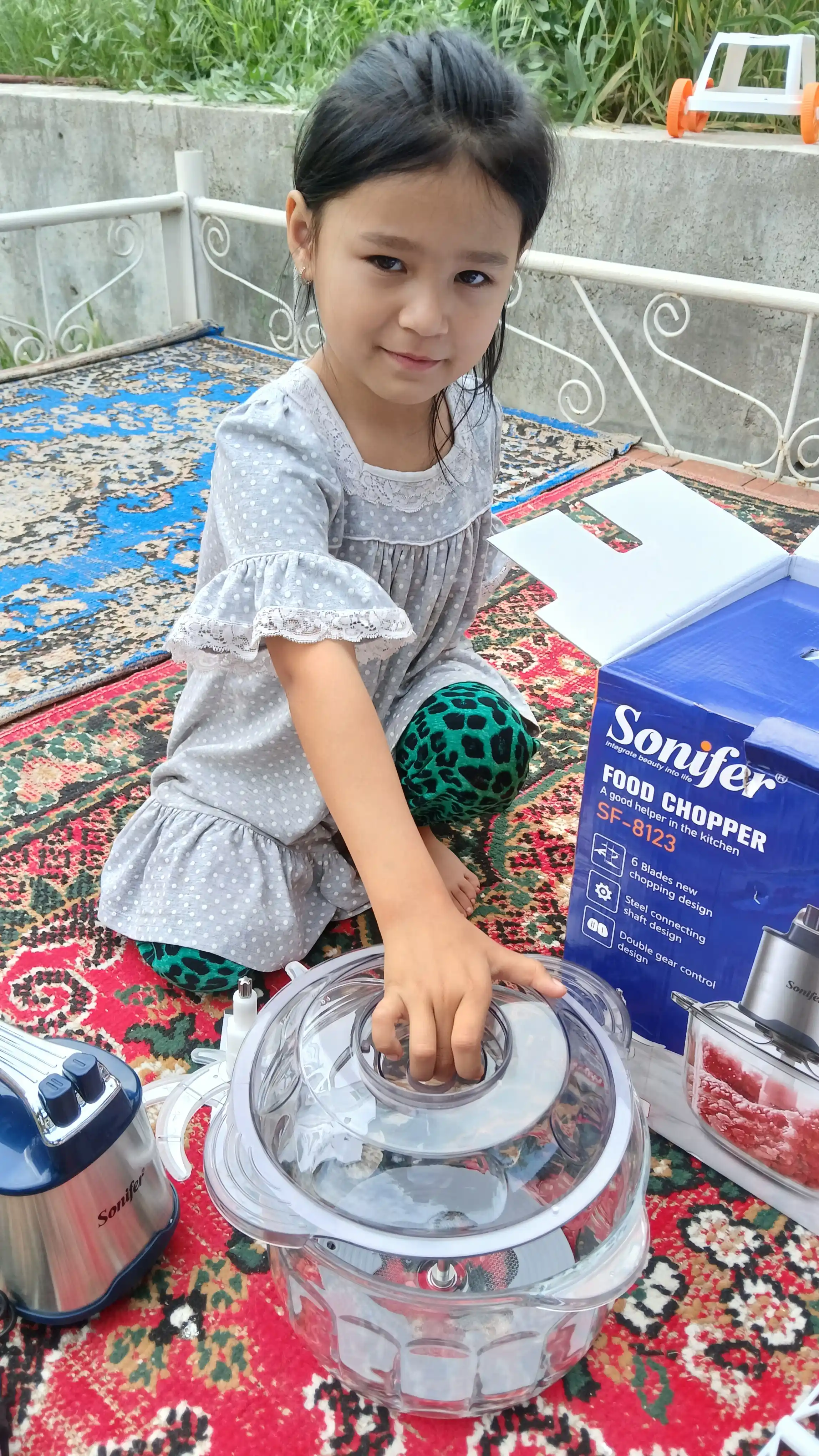Измельчитель электрический Sonifer SF-8123, 4 л, чоппер, блендер, миксер