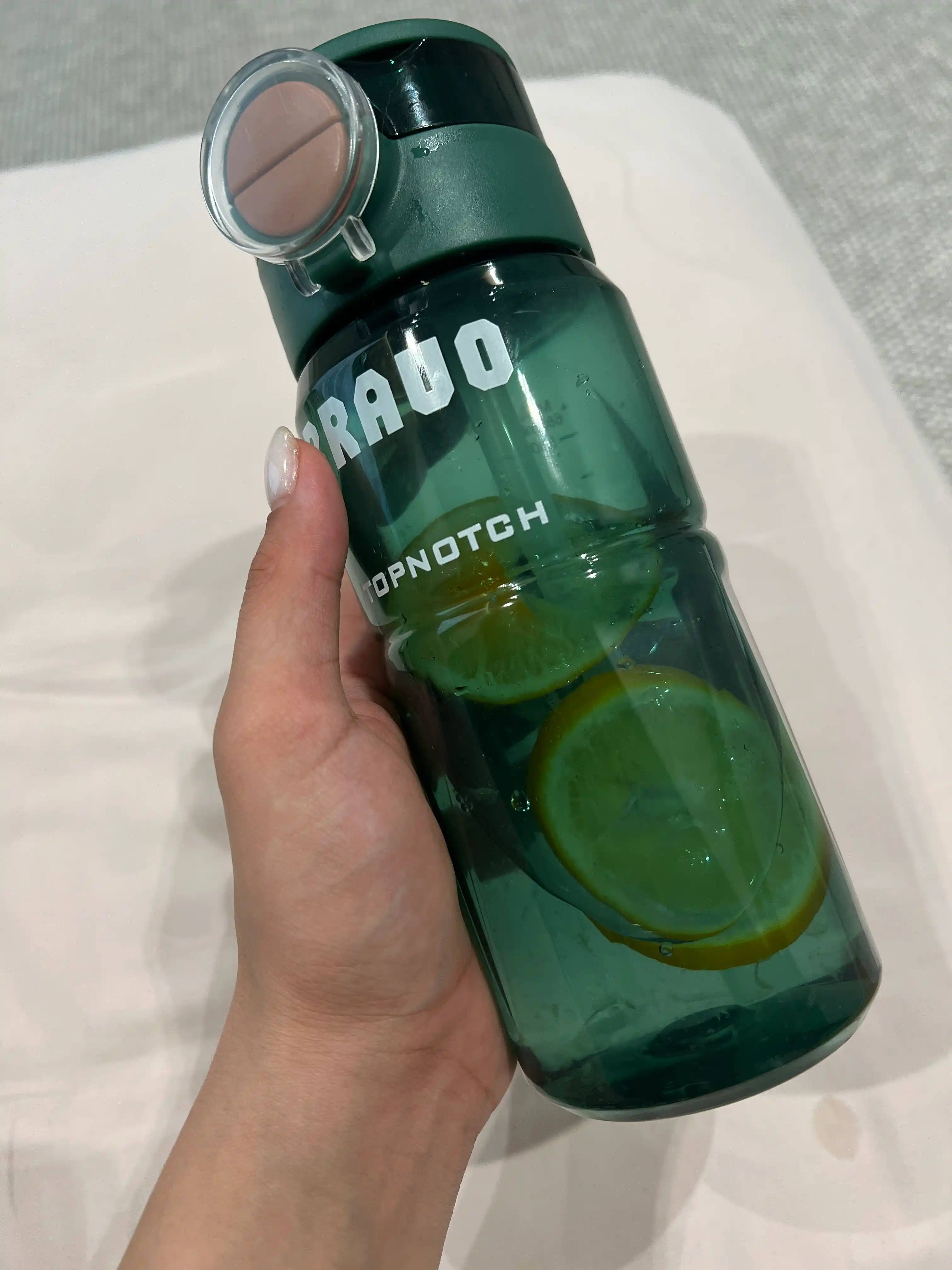 Спортивная бутылка для воды с замком, трубочкой, 680 мл