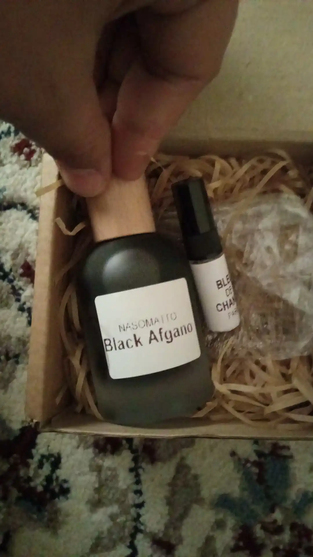 Black Afgano atirlari, erkaklar va ayollar uchun atirlar, probnik atirlar