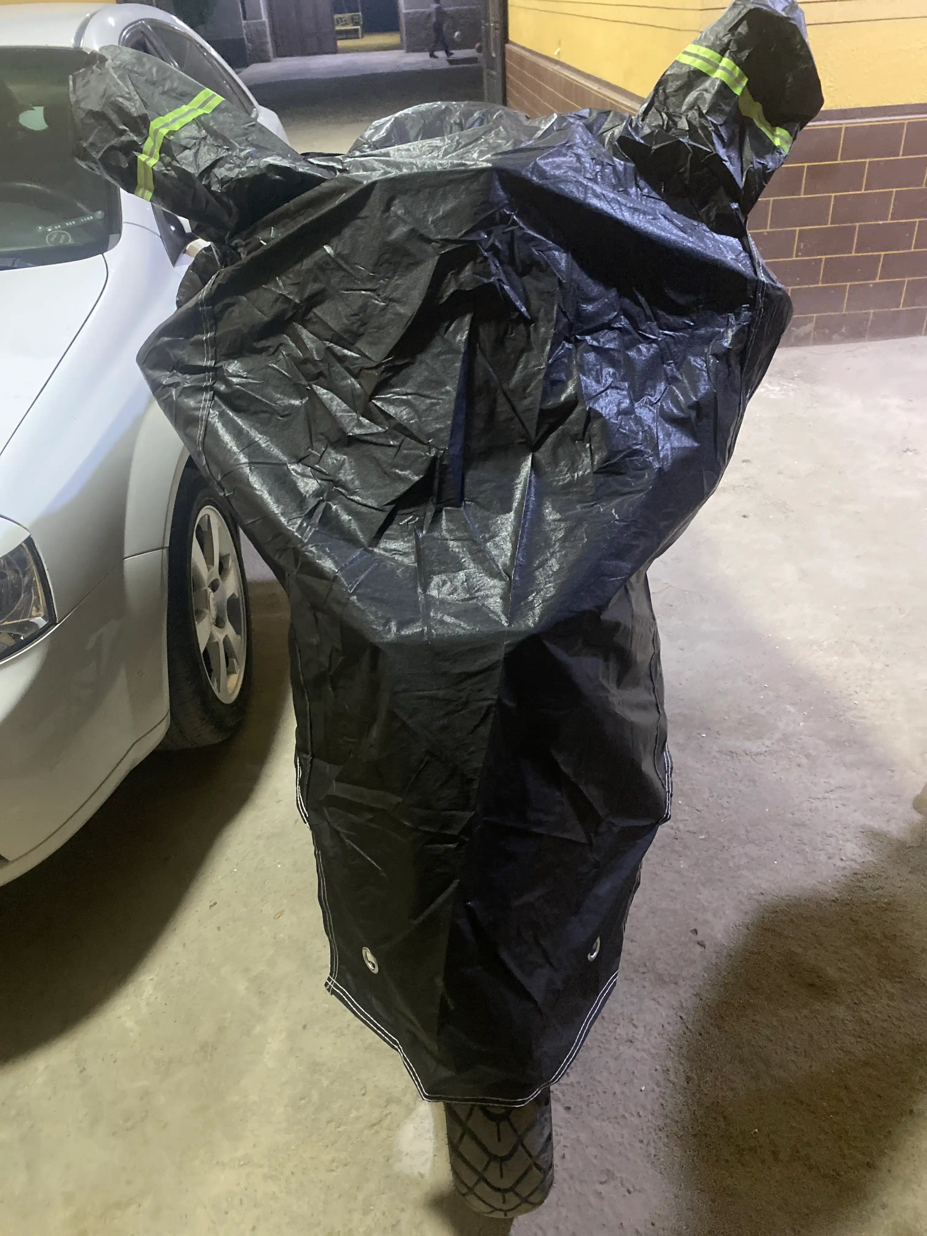 Universal tent (S–XXL) — skuter va mototsikl uchun, 1.6 m dan 2.3 m gacha uzunlikka mos