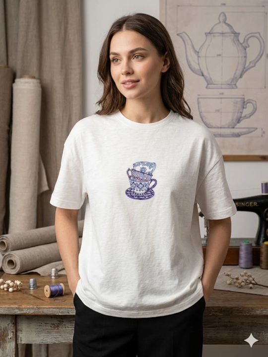 Ayollar oversize futbolkasi,qora,oq zamonaviy ayollar futbolkasi,oversize, paxta, printli