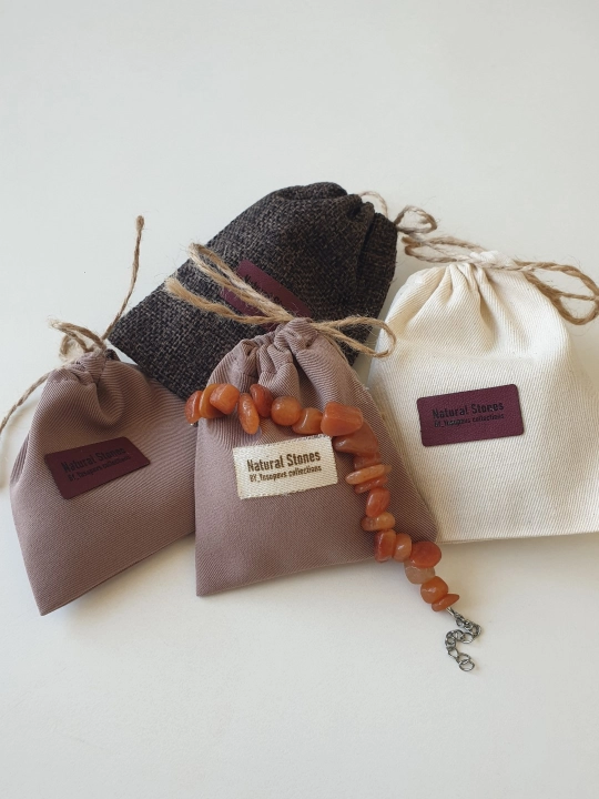 Natural Stones — tabiiy toshlardan yasalgan bilaguzuk, rang tanlash