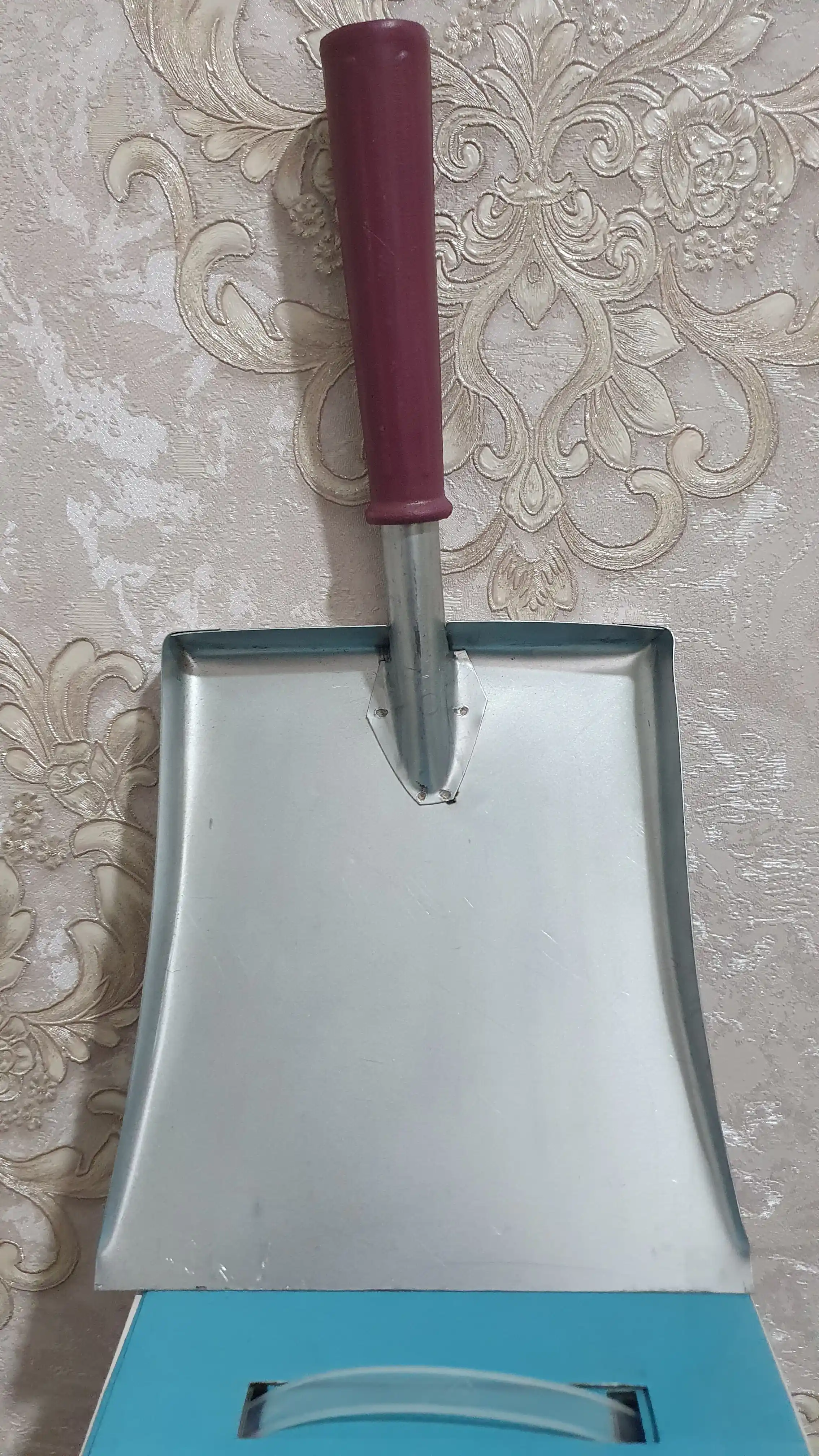 Совок хозяйственный металлический