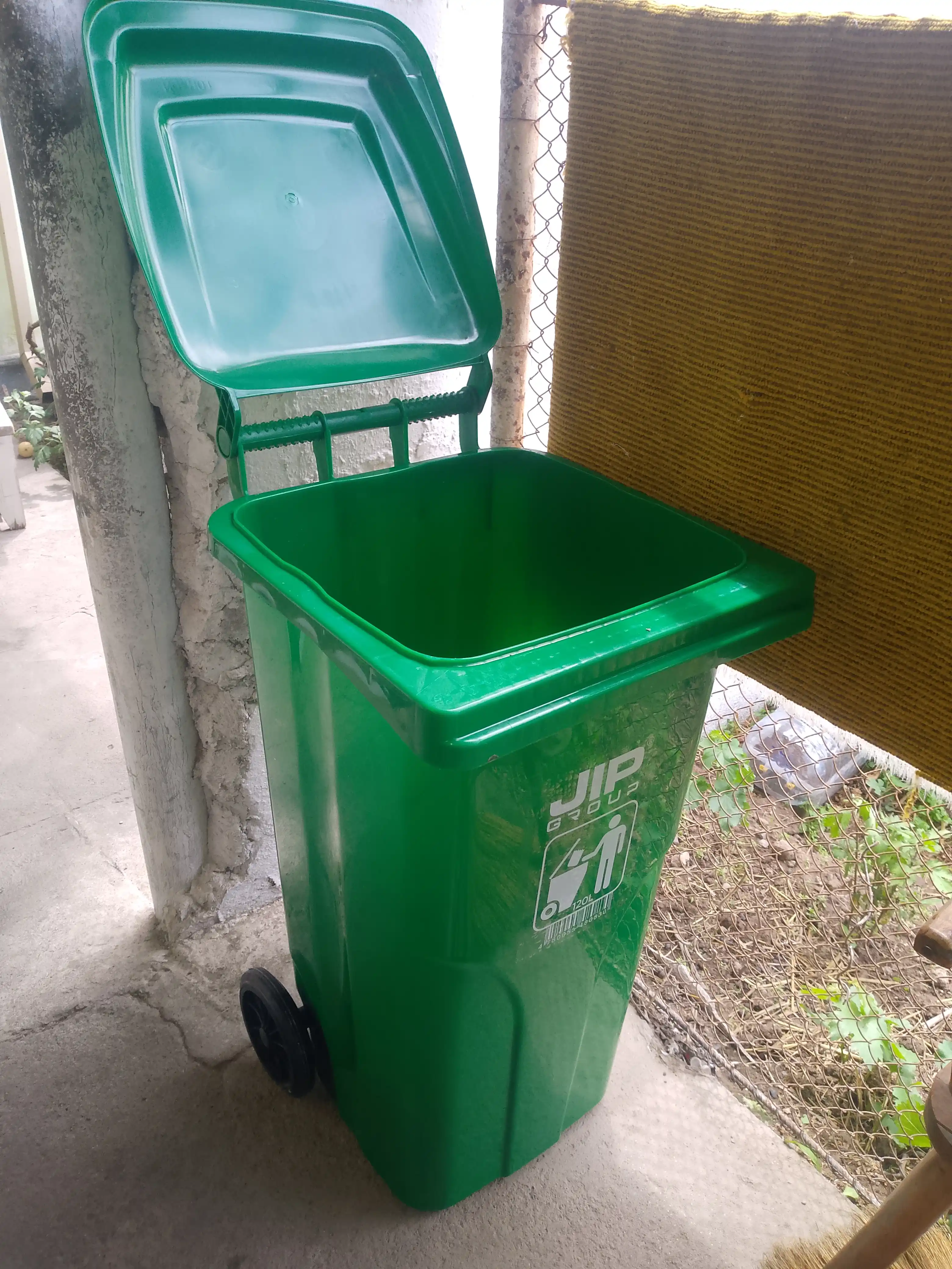 Chiqindi uchun plastik urna, chiqindi idishi, g'ildirakli