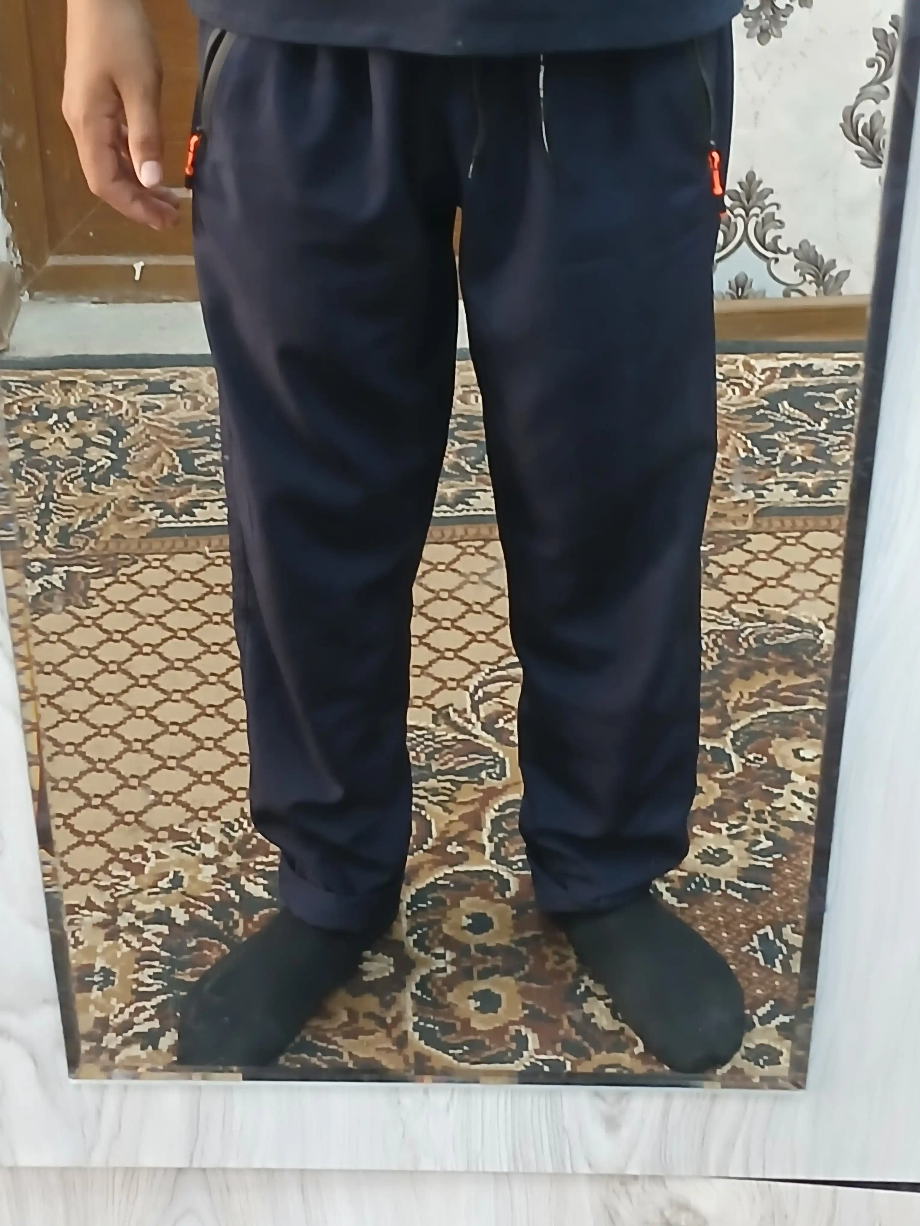 Erkaklar uchun yozgi sport shimlari, triko