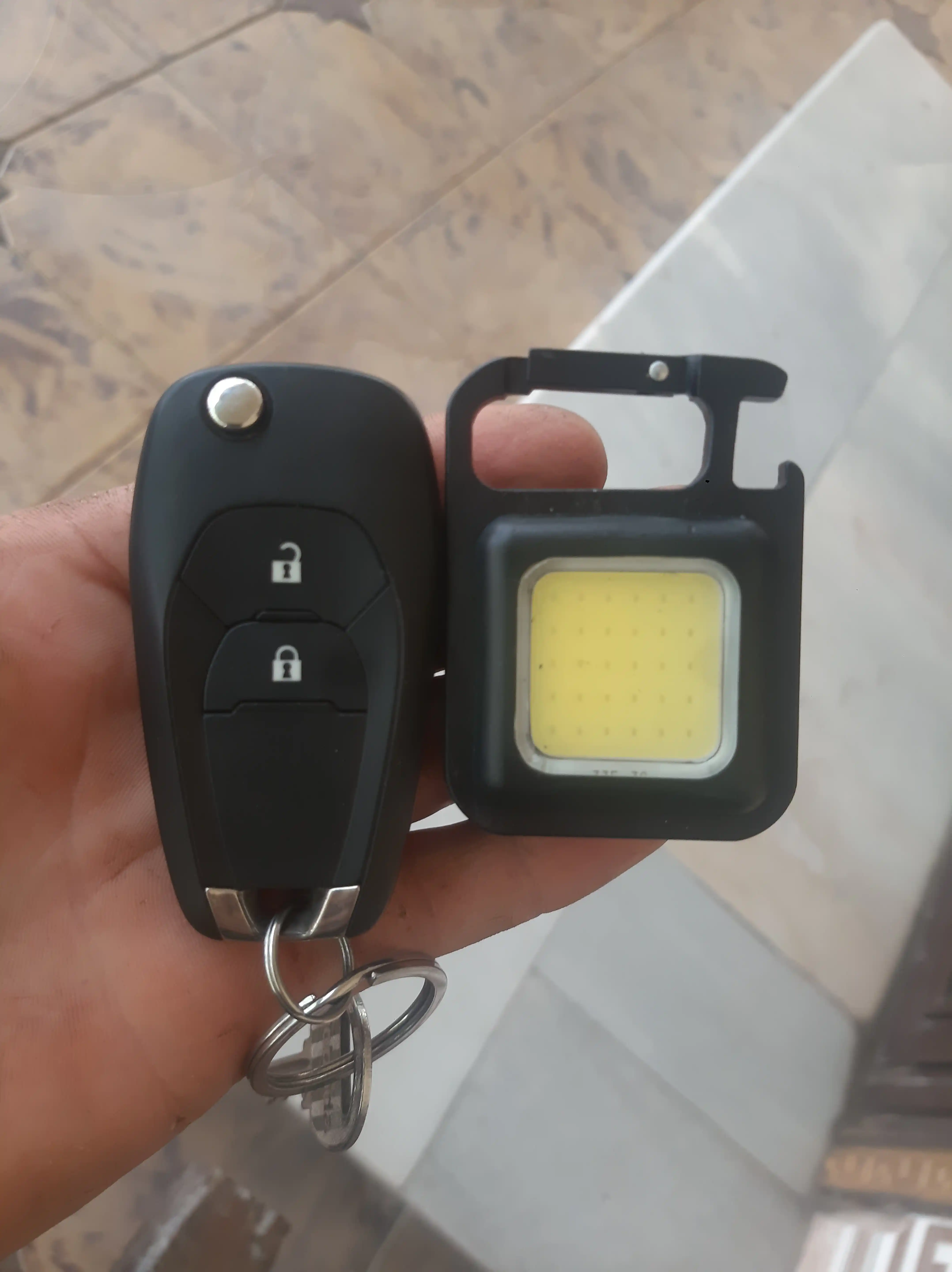 Mini fonar USB zaryadli COB LED, brelok fonar, ixcham cho‘ntak fonari