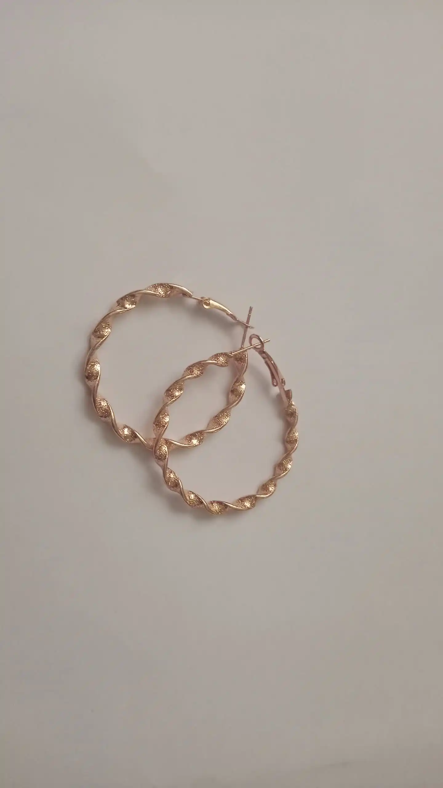 Серьги для женщин