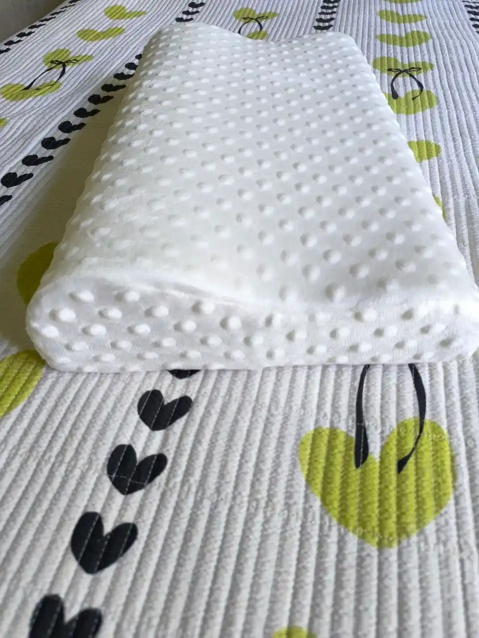 Ortopedik uyqu yostigi Memory Foam, bo‘yin va umurtqa uchun, gipoallergen, anatomik shakl