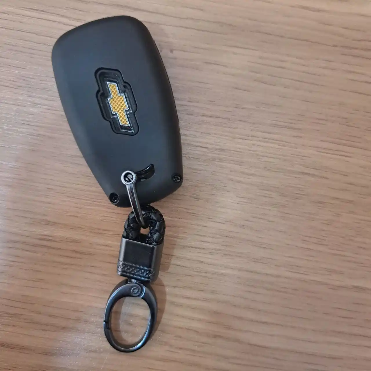 Карбоновый чехол для ключа Chevrolet Onix / Tracker 2 / Malibu 2
