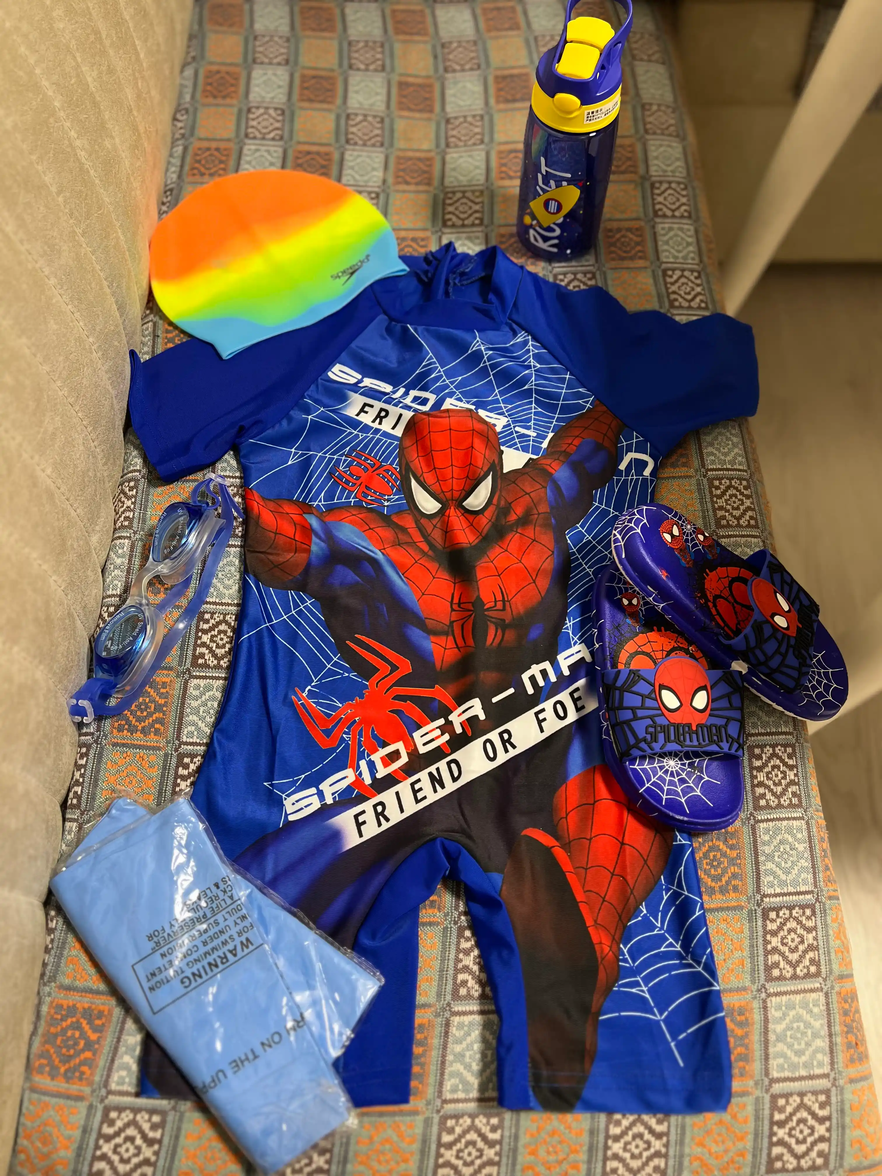 Oʻgʻil bola choʻmilish kiyimi, kombinezon, Oʻrgimchak odam, Supermen, Batman, plavka suvga