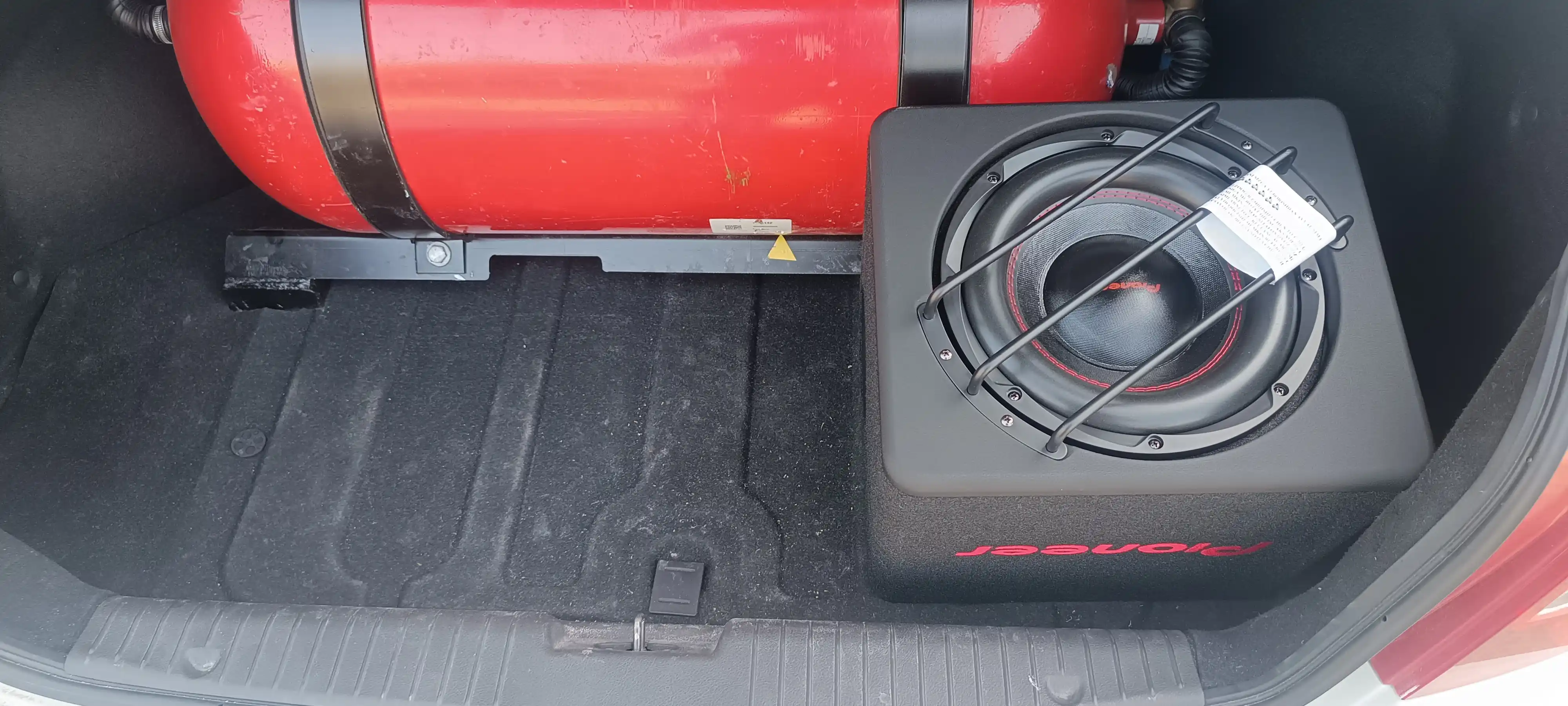 Pioneer Sambufer 10 dyum Bass Universal aktivniy Subwoofer Usiliteli o’zi bilan