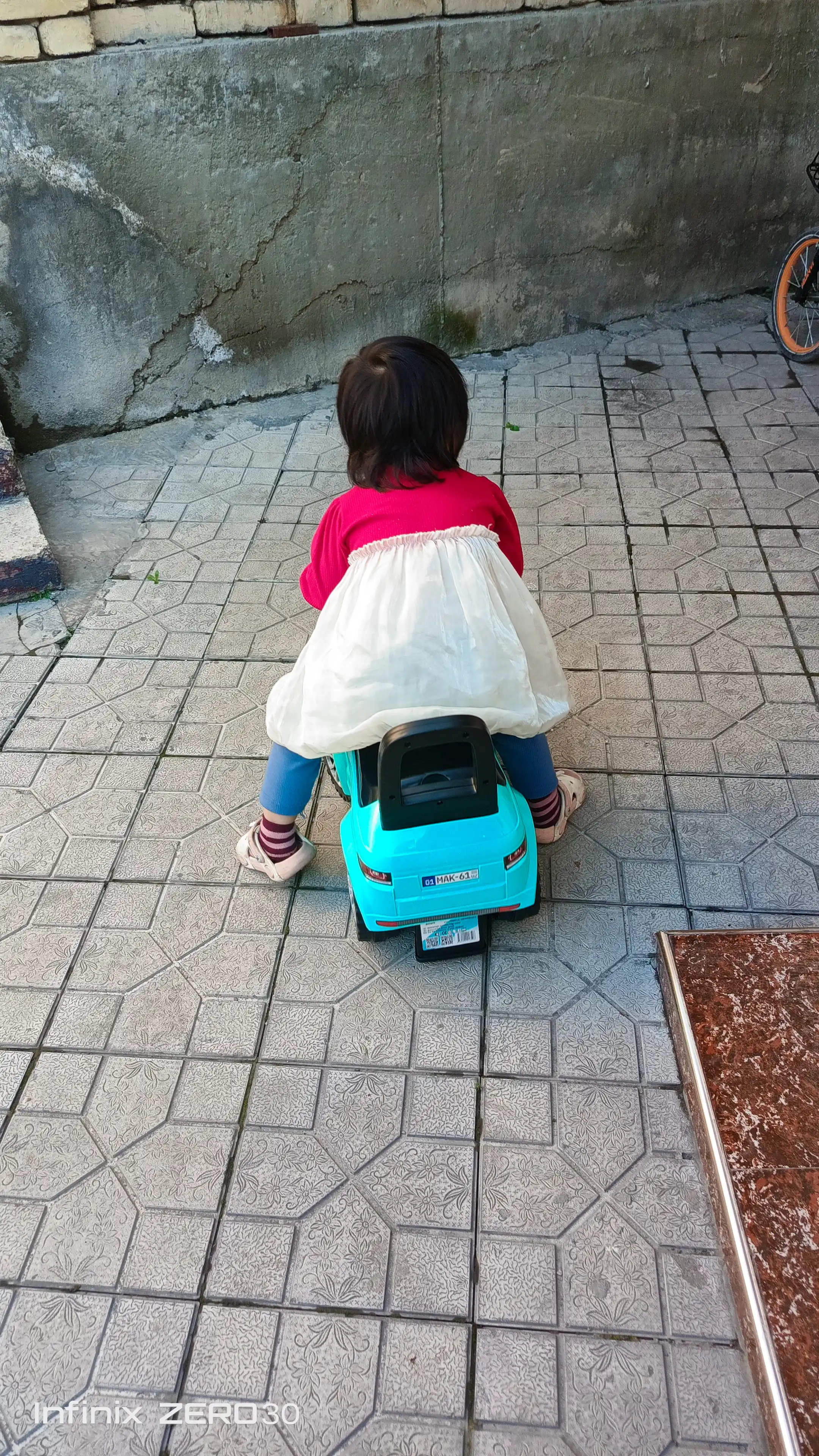 Bolalar avtomobili Tolokar Range-rover, 3-5 yoshgacha