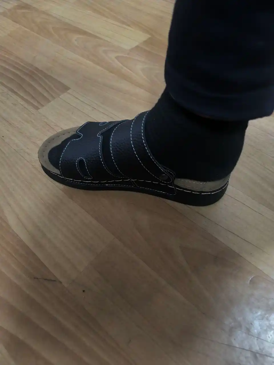 Erkaklar sandallari, erkaklar poyabzali, basanoshka basanojka sandallar, shippaklar