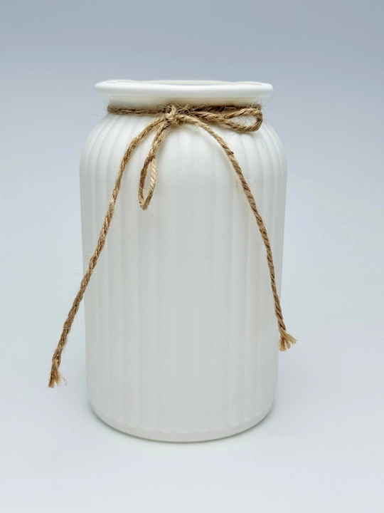 Tabiiy va sun’iy gullar uchun guldon vaza, plastik, kauchuk va plastmassa materiallardan