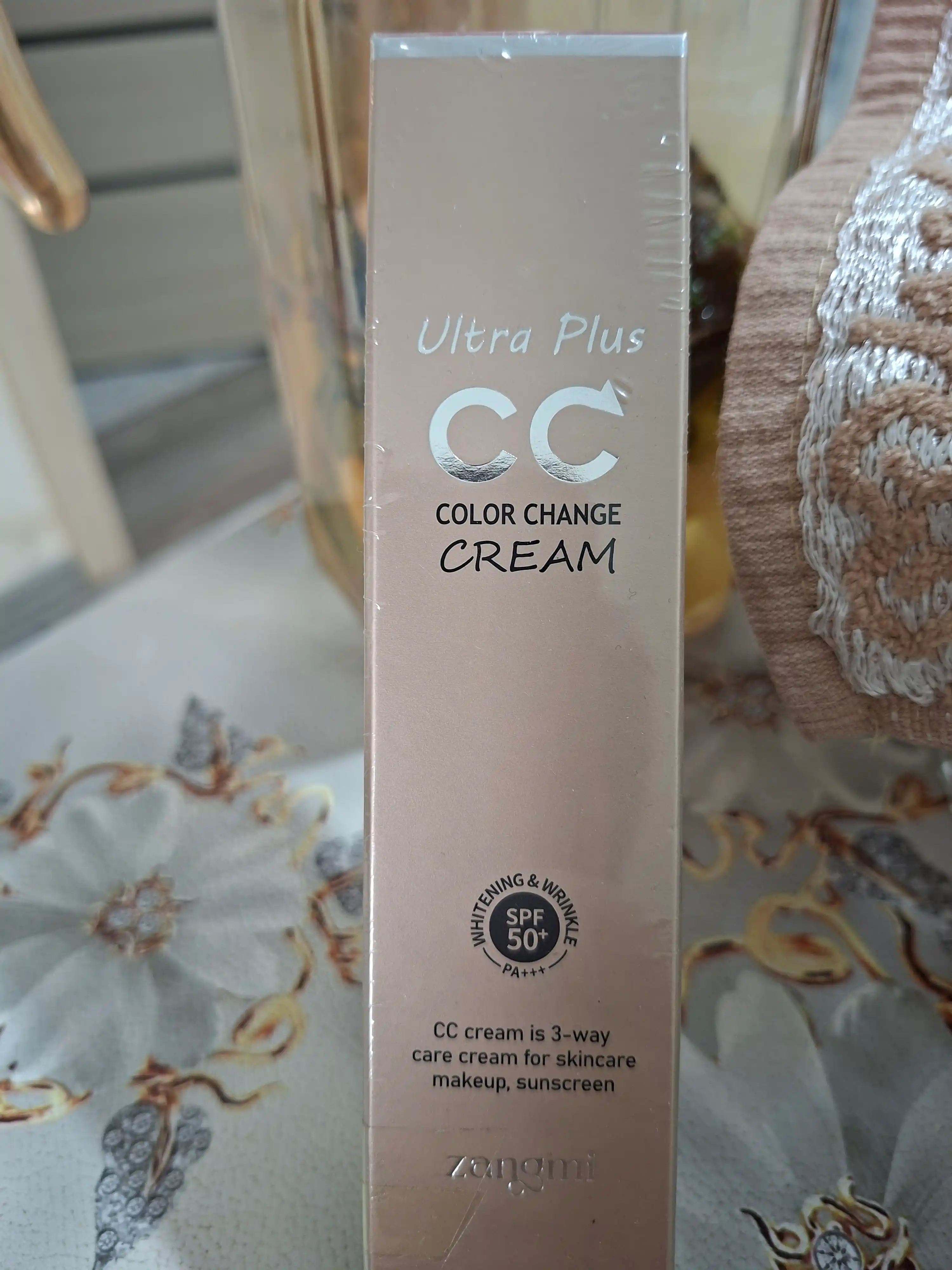 Zangmi CC krem Ultra Plus teri rangini tekislovchi va unga jilo beruvchi tonal krem, 50 ml