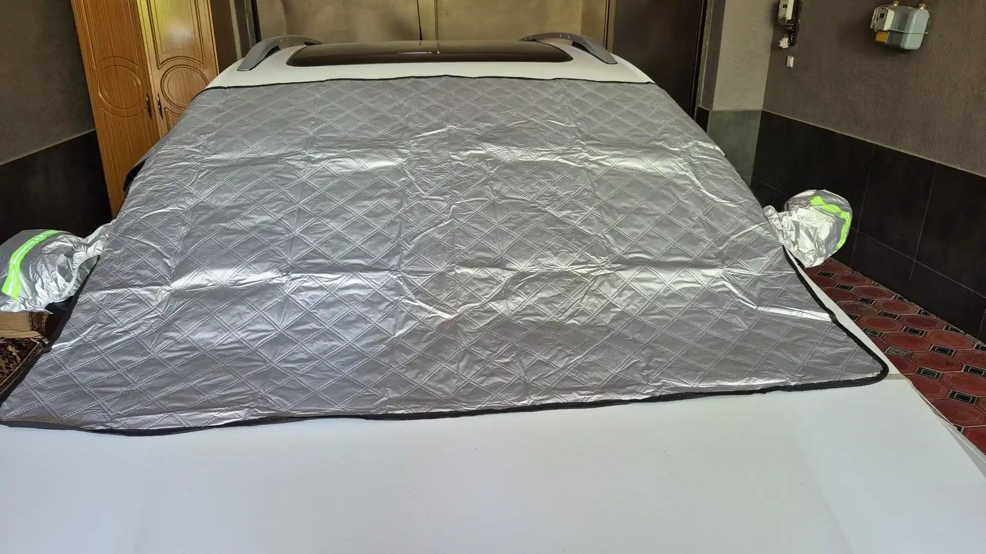 Avto tent, avtomobil old oynasi uchun quyoshdan himoya yopqichi, universal qoplama