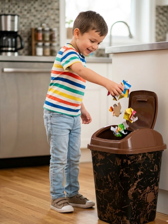 Zamonaviy urna mustahkam plastikdan, uy va ofis uchun qulay va chiroyli