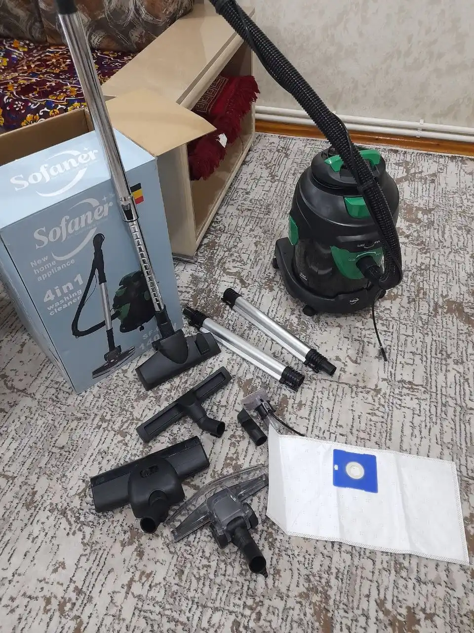 Пылесос Aquafilter для сухой и влажной уборки SOFANER
