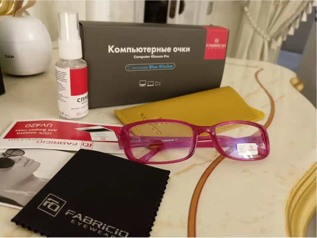 Очки с защитным чехлом для компьютера, салфеткой и спреем