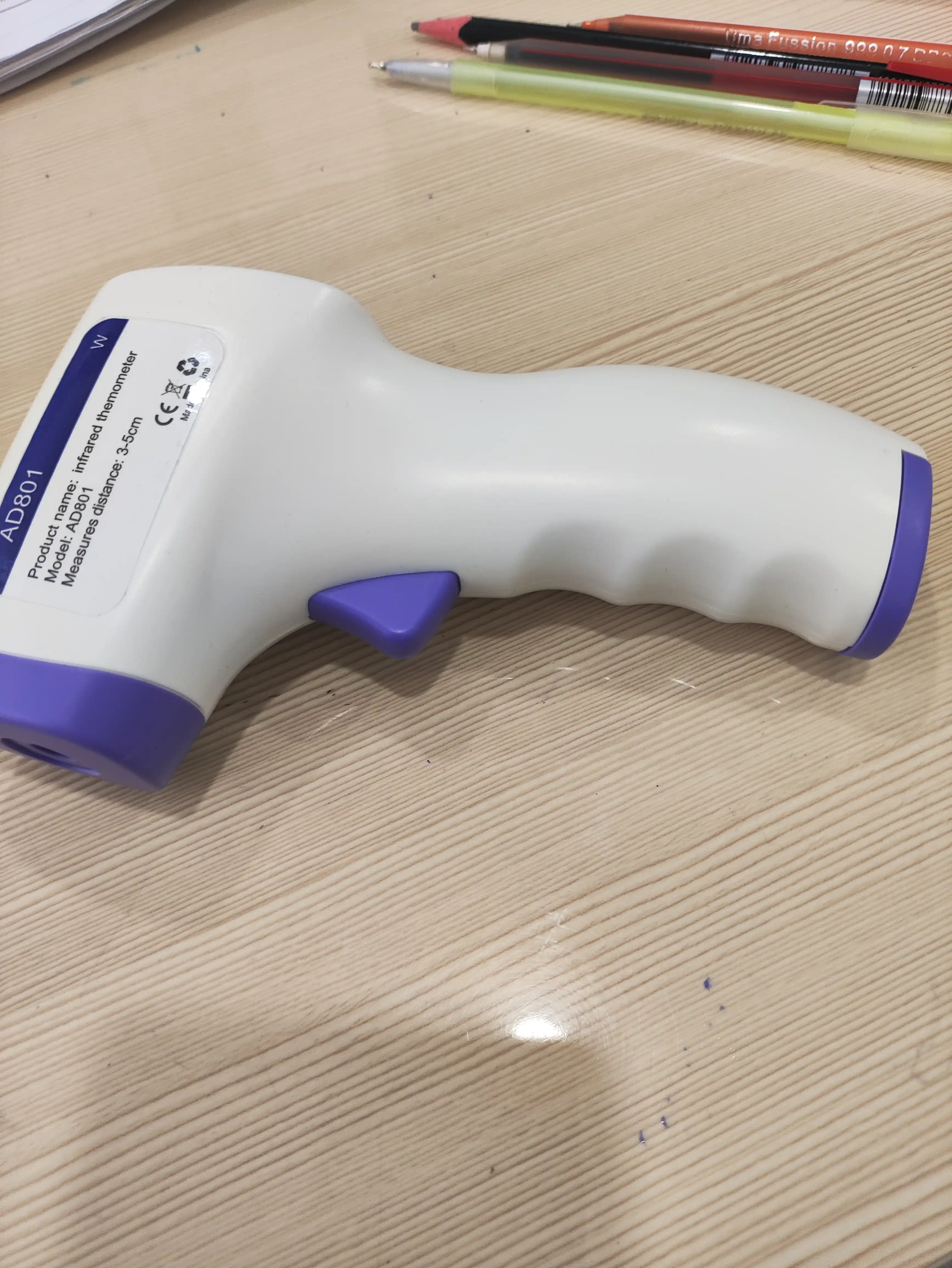 Elektron infraqizil termometr, kontaktsiz